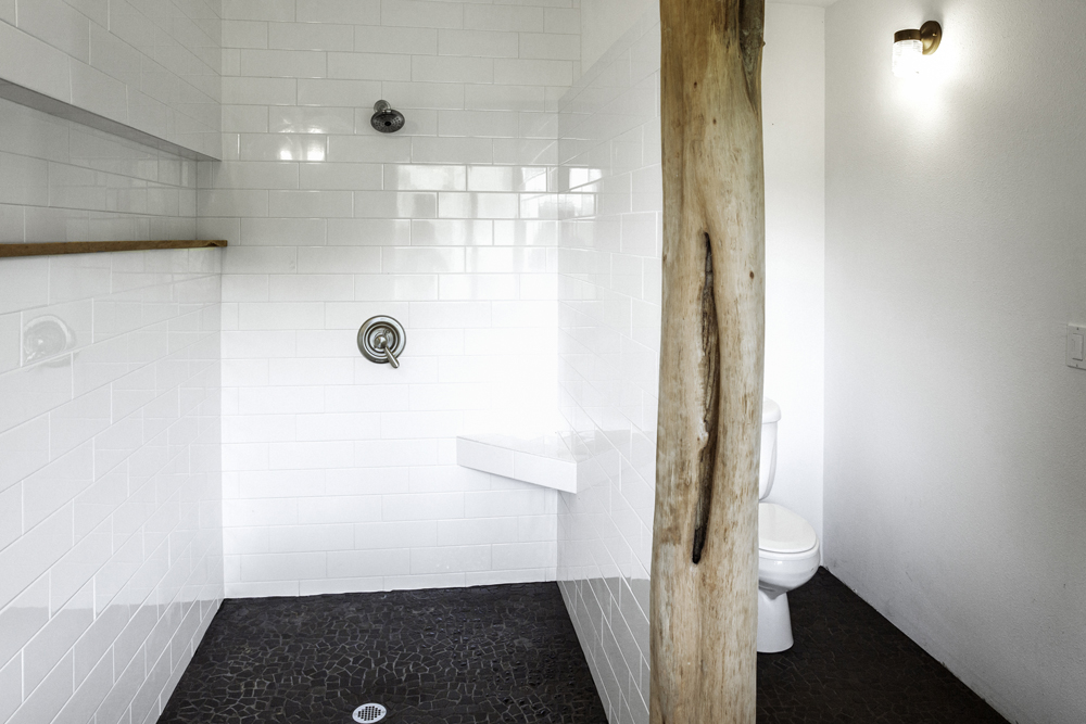 Waterfall Views B&B One Mile from Downtown Hilo Bed and breakfasts