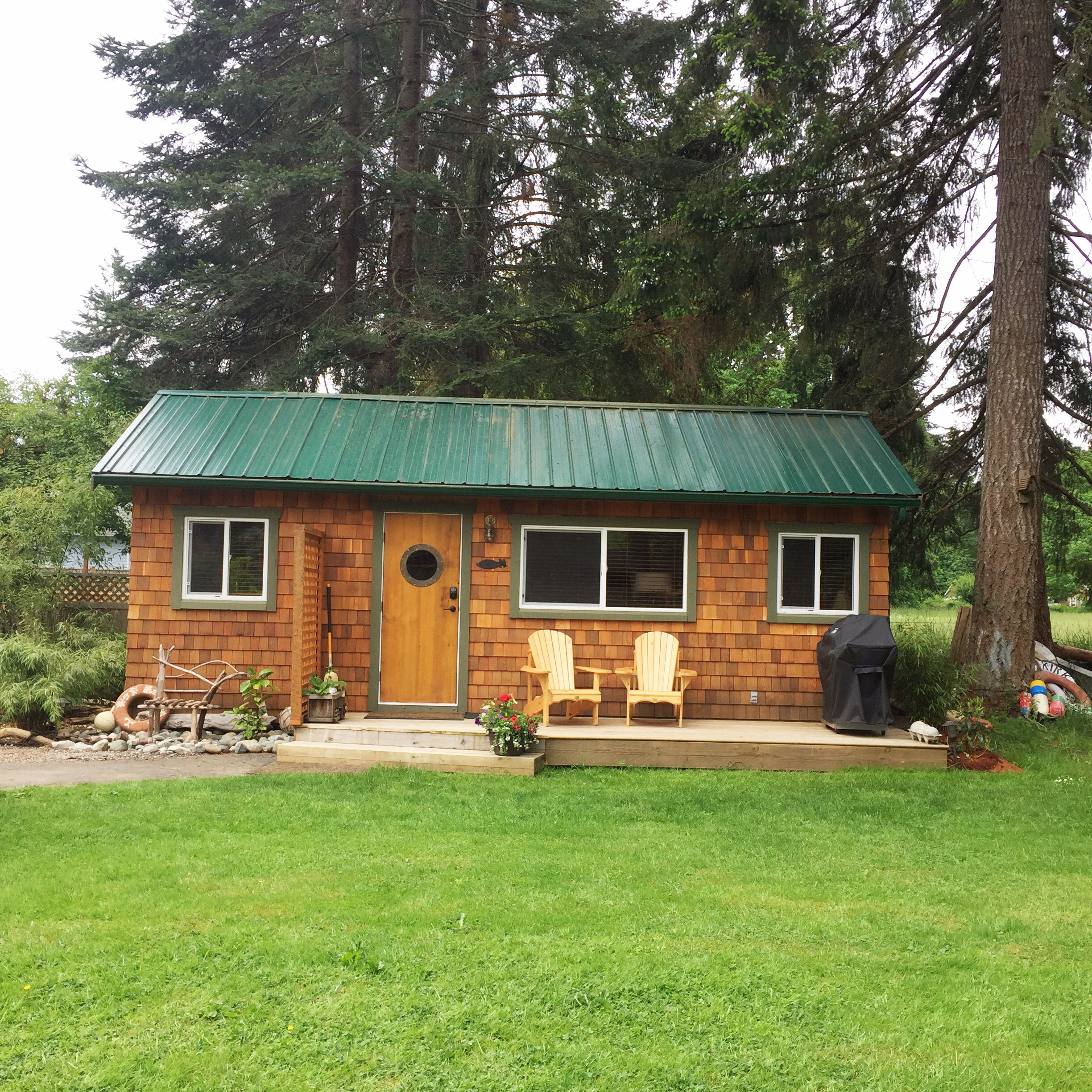 Cedar Cottage near the Sea