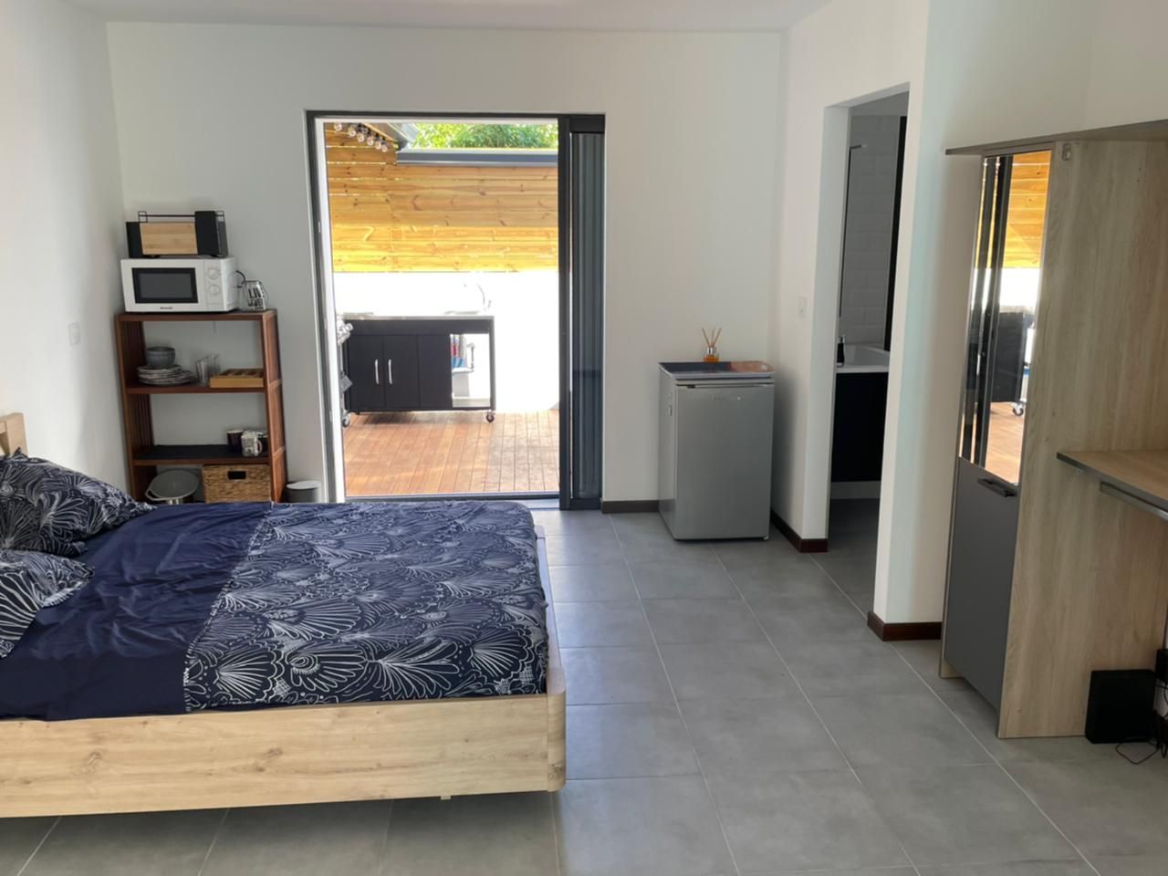 Studio salt pond Les Bains, close to the sea
