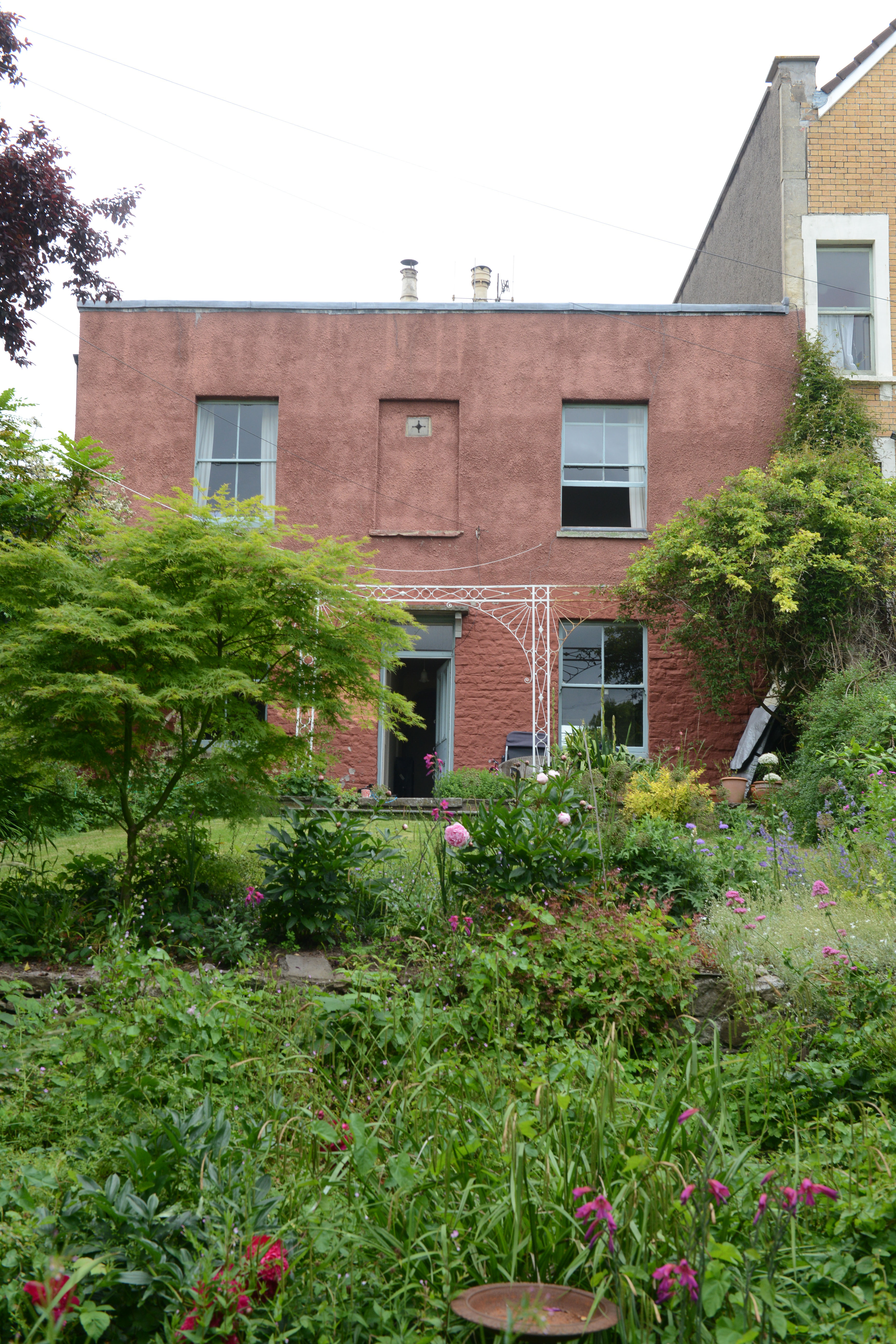 Quiet + large ensuite double room in Ashley, Bristol
