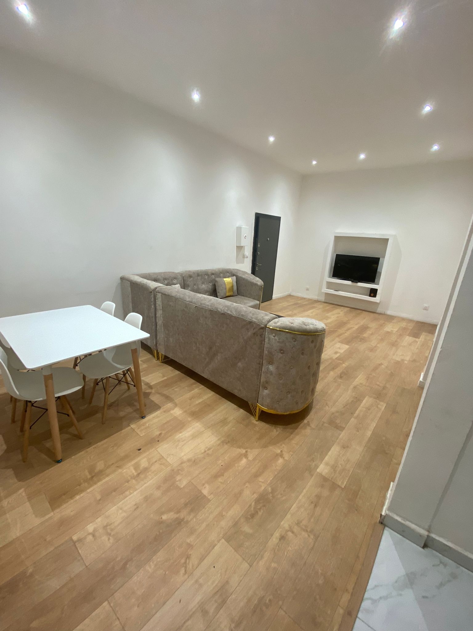Apartment 4