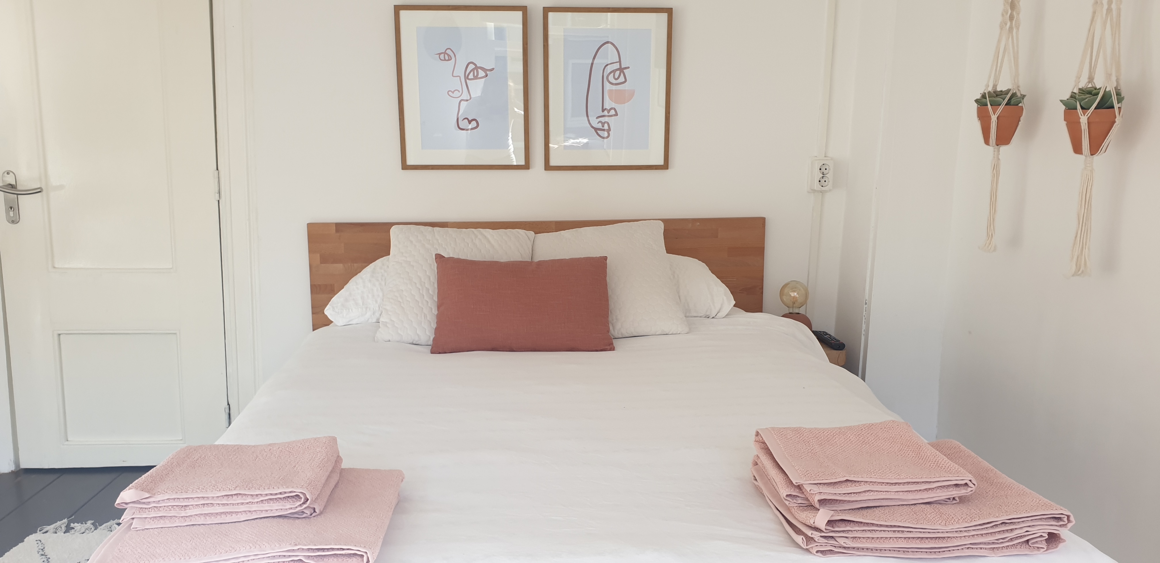 Private studio in the center with own bathroom! โ Amsterdam stay