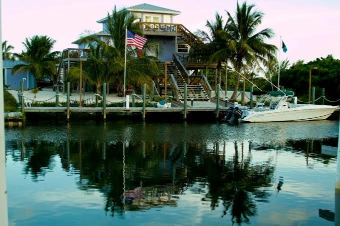 LUXURY EXECUTIVE ISLAND HOME W DOCK