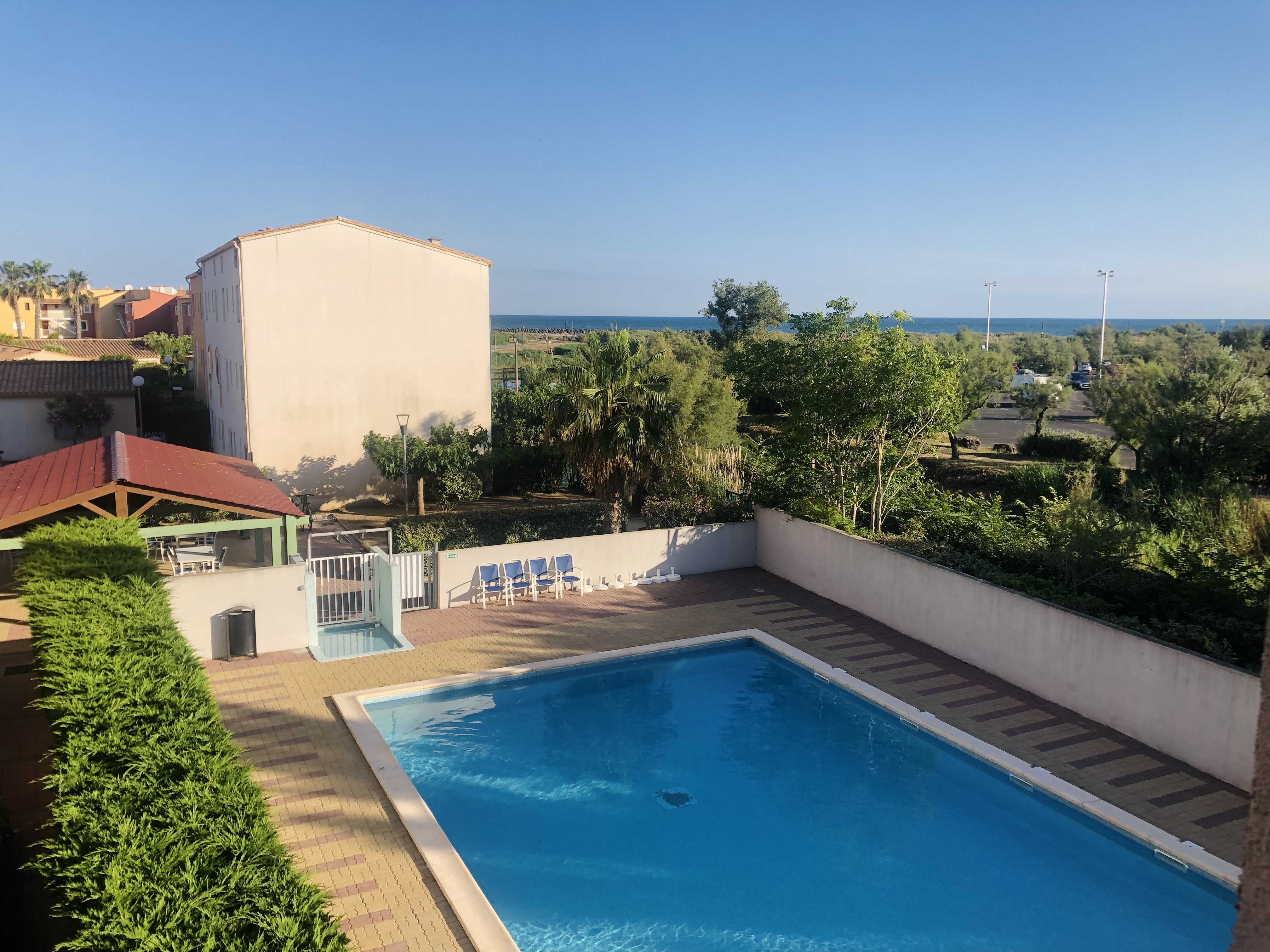 renovated apartment, wifi air conditioning, pool, elevator