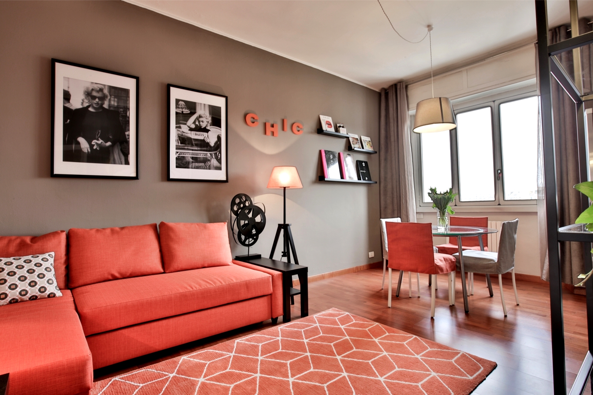 OrangeChic - only 15 minutes by Metro from Duomo!