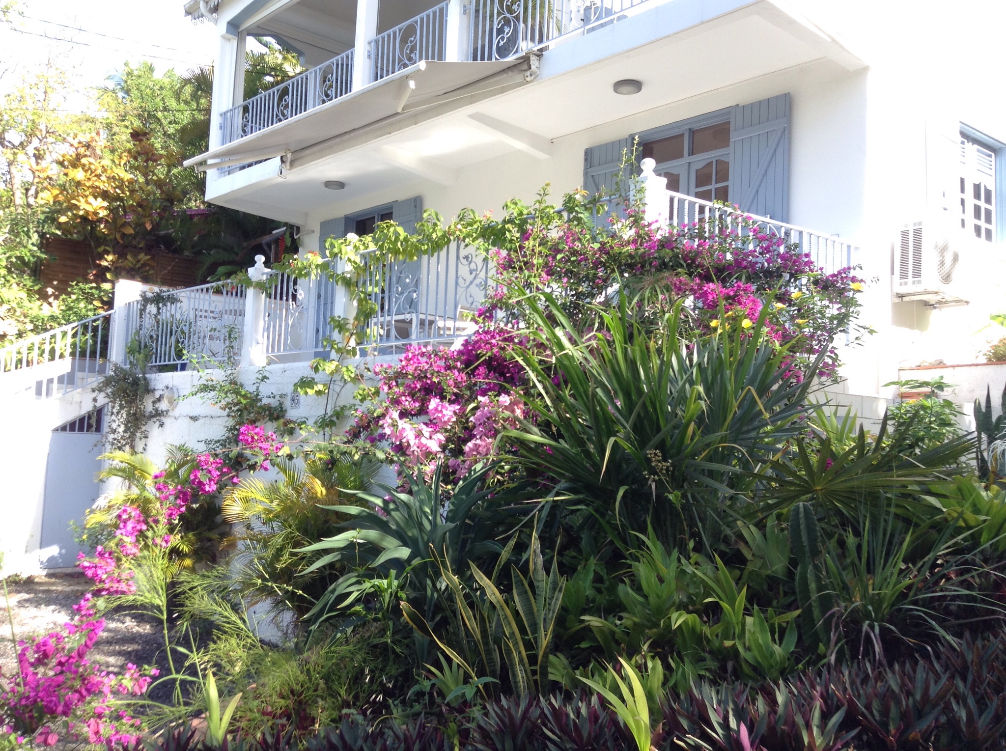 T2 great location ,secure GOSIER