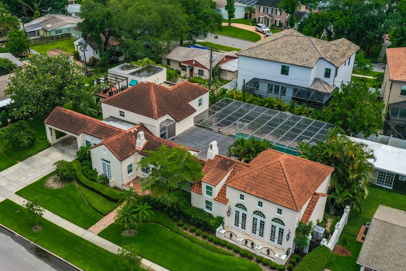 Davis Islands' Historical Gem Apartments for Rent in Tampa, Florida