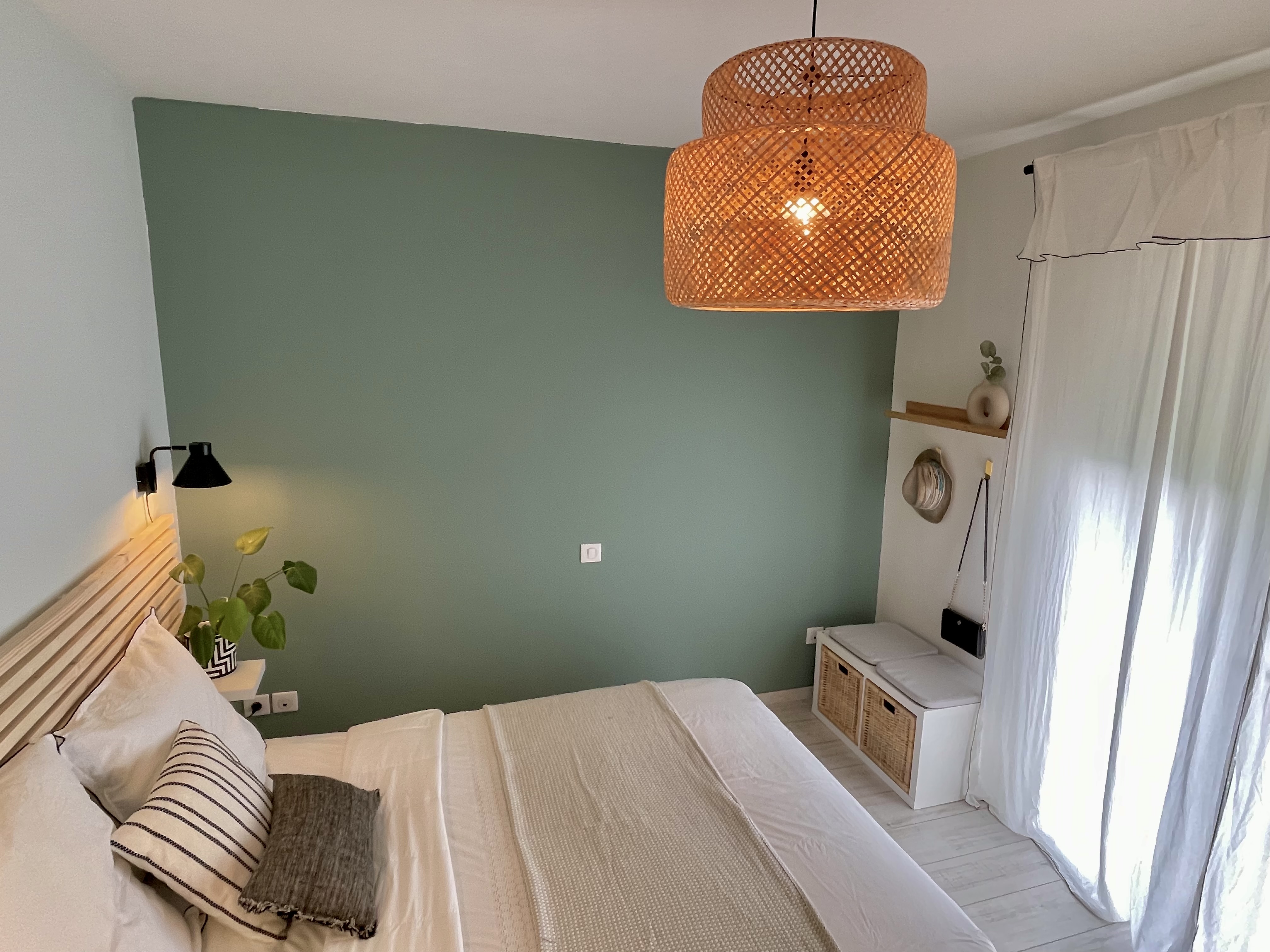 Quiet & Sunny House with Private Garden & parking