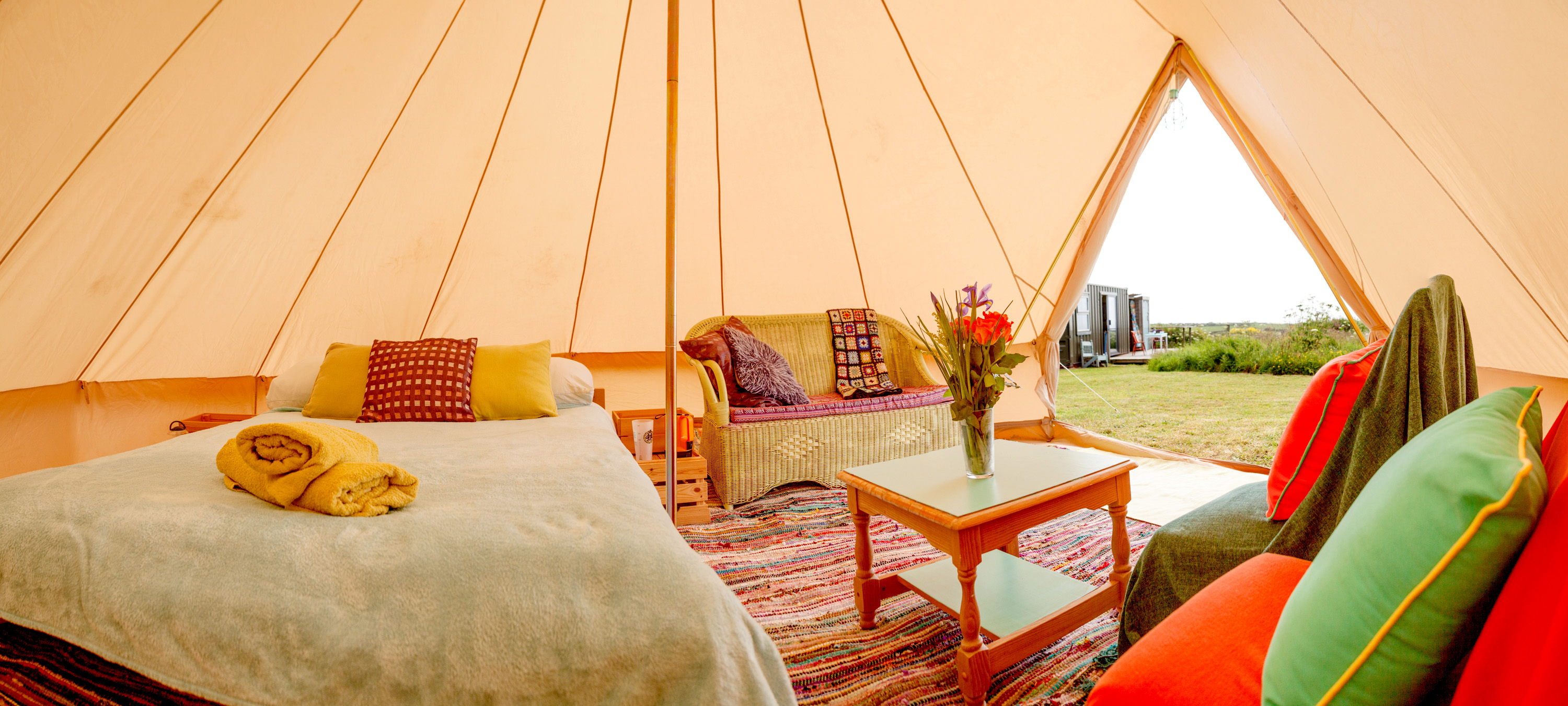 Secluded off grid holiday with sea views