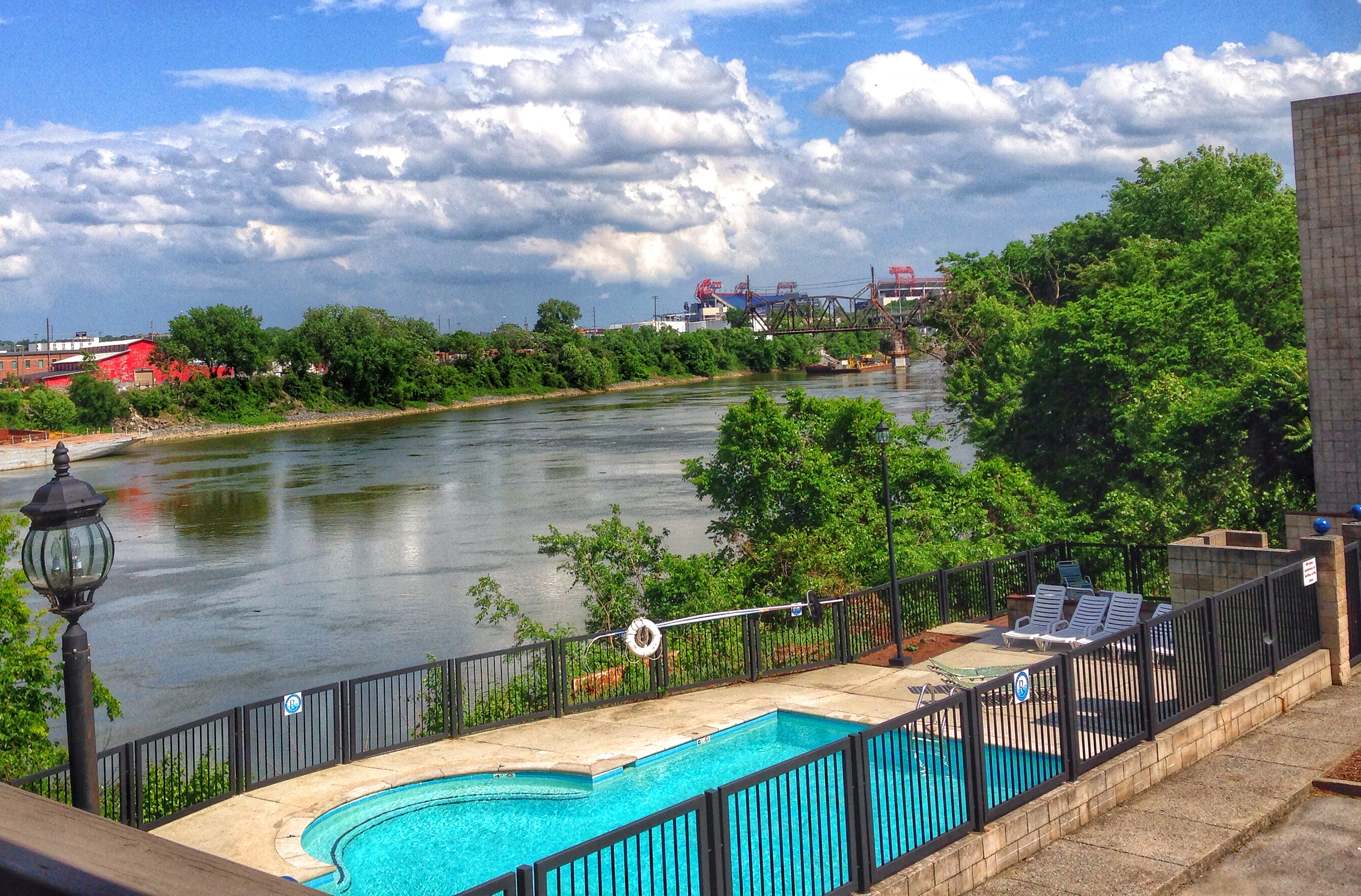 !!DOWNTOWN CONDO WITH GREAT POOL AND VIEW!! 84 in District 19, Nashville