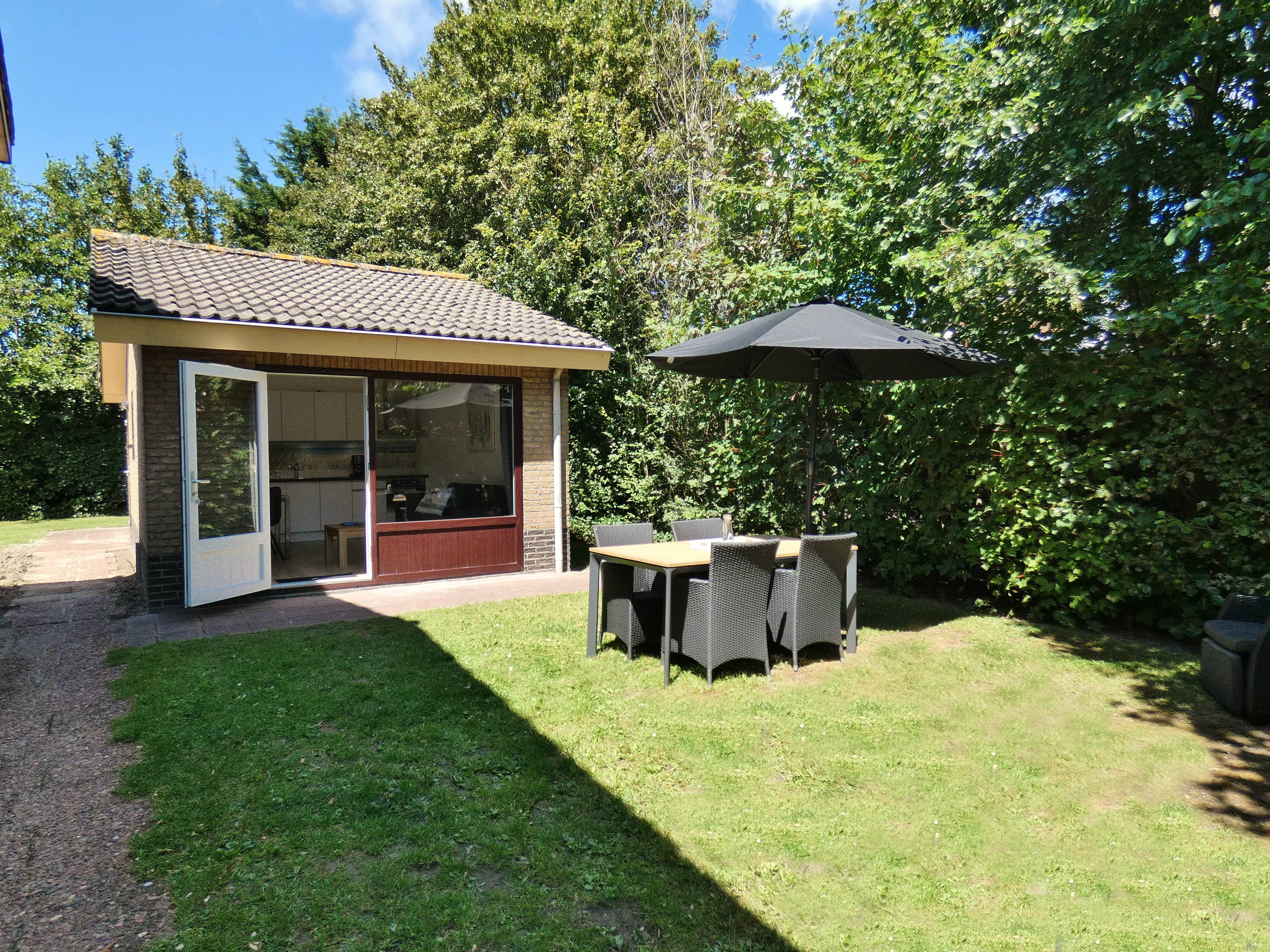 Tiny house in Cadzand-Bad close to the beach and sea!