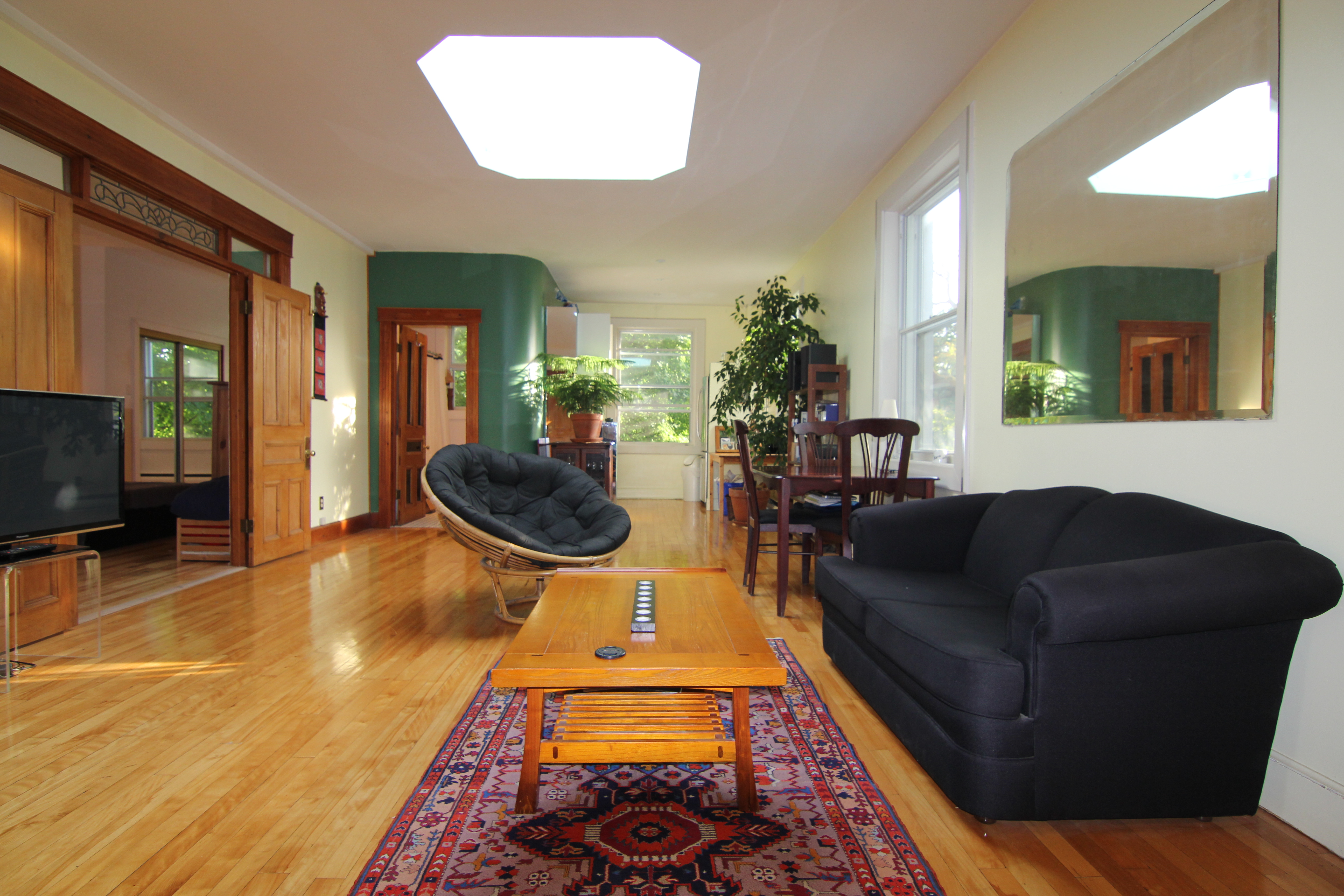 Bright top-floor loft in Mile-End in Le Plateau-Mont-Royal, Montreal