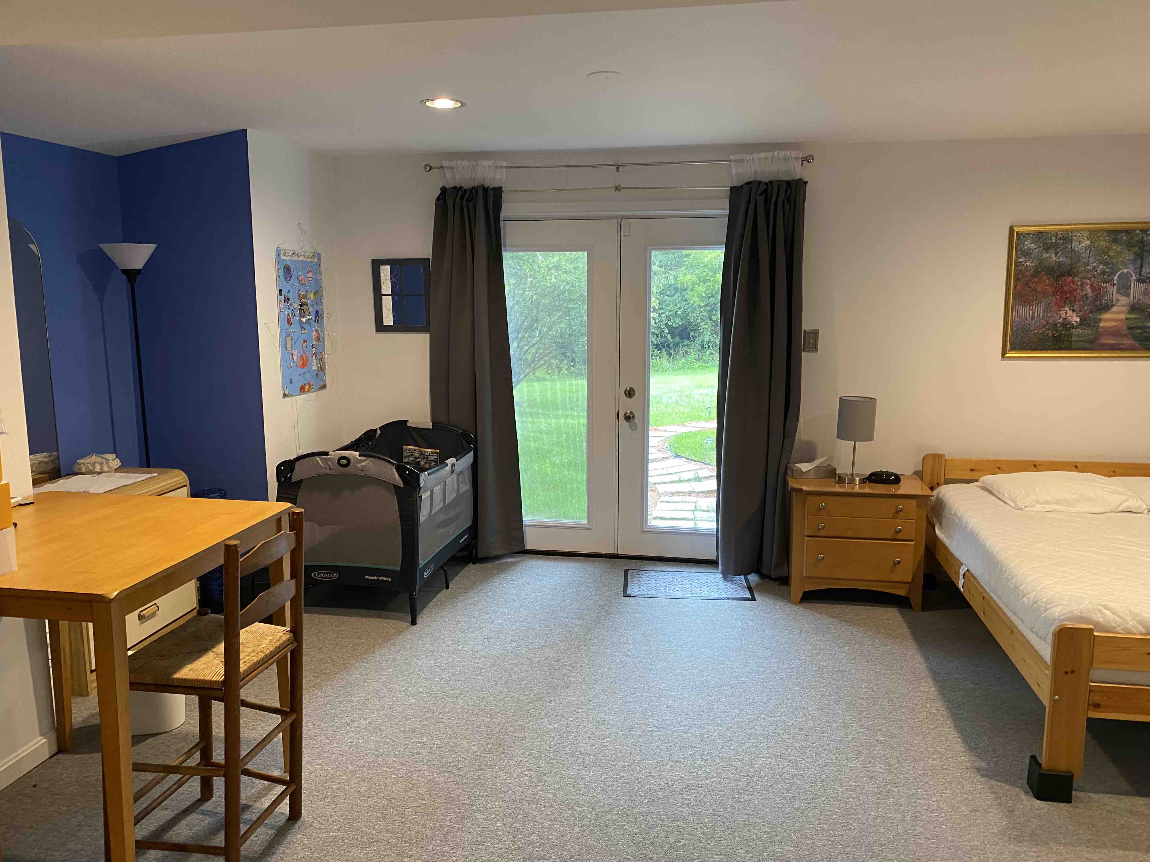 Room with dedicated entrance in Herndon, Virginia