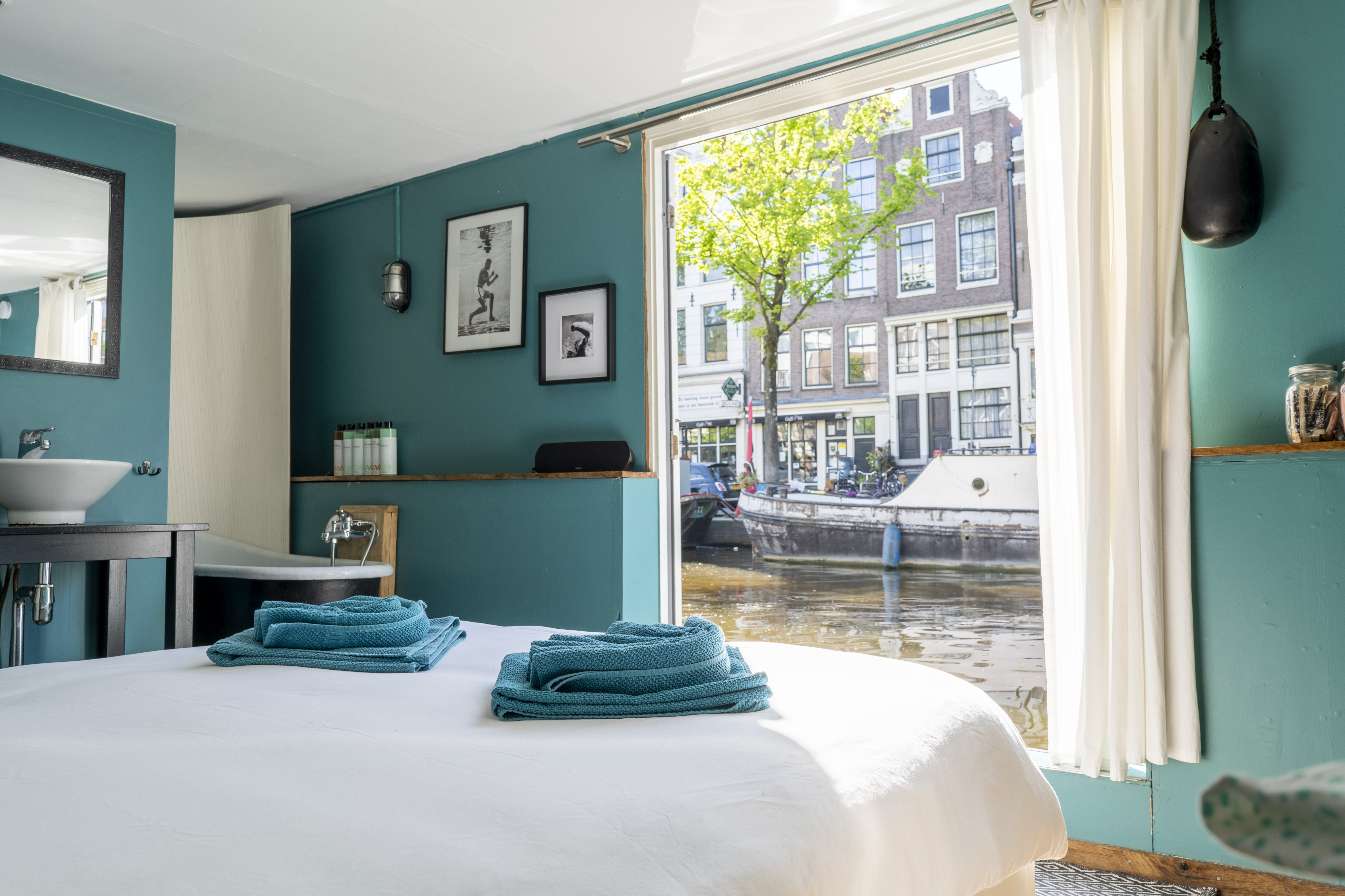 City Center/Mini Suite on Houseboat Stunning View — Amsterdam stay