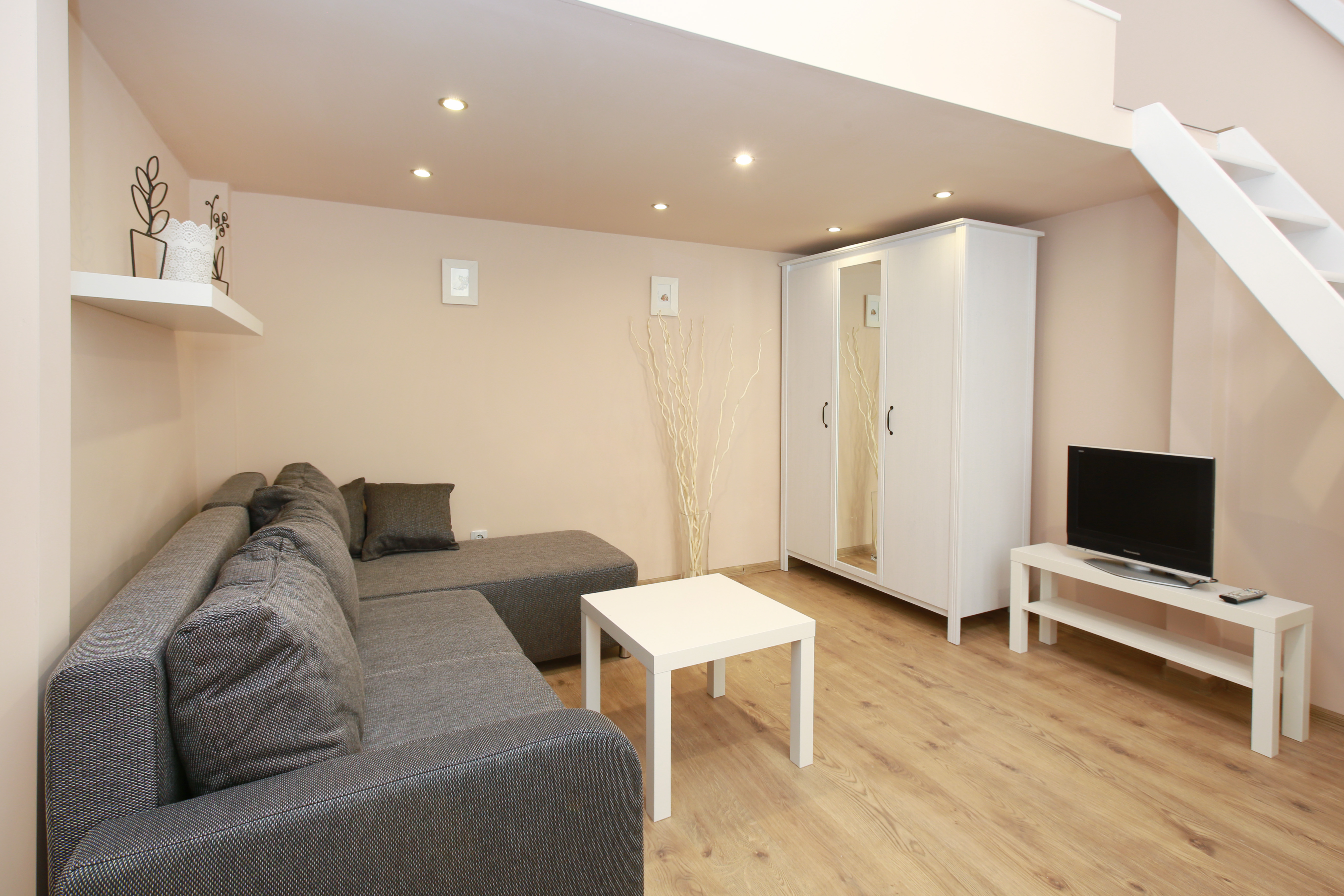Calm in the city center; free wifi