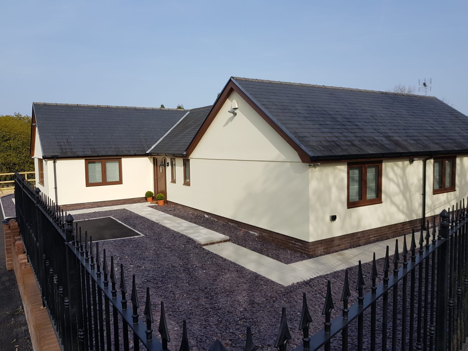 Gower Country Cottage Bungalows for Rent in Upper Killay, Wales
