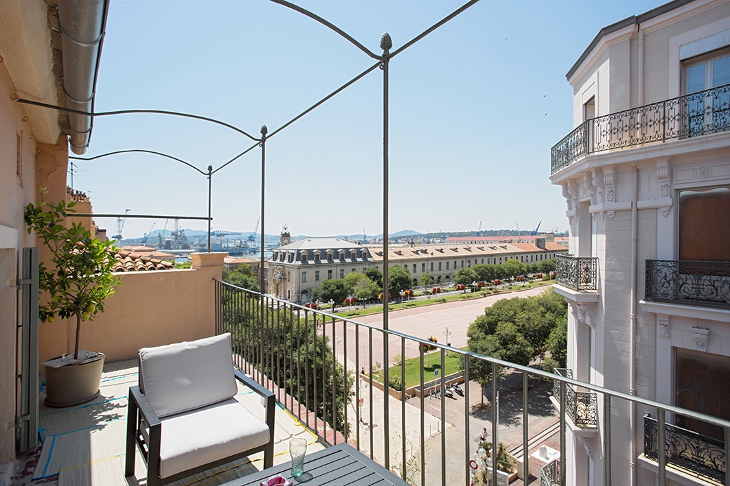 Appartement terrasse vue mer centre historique Apartments for Rent in