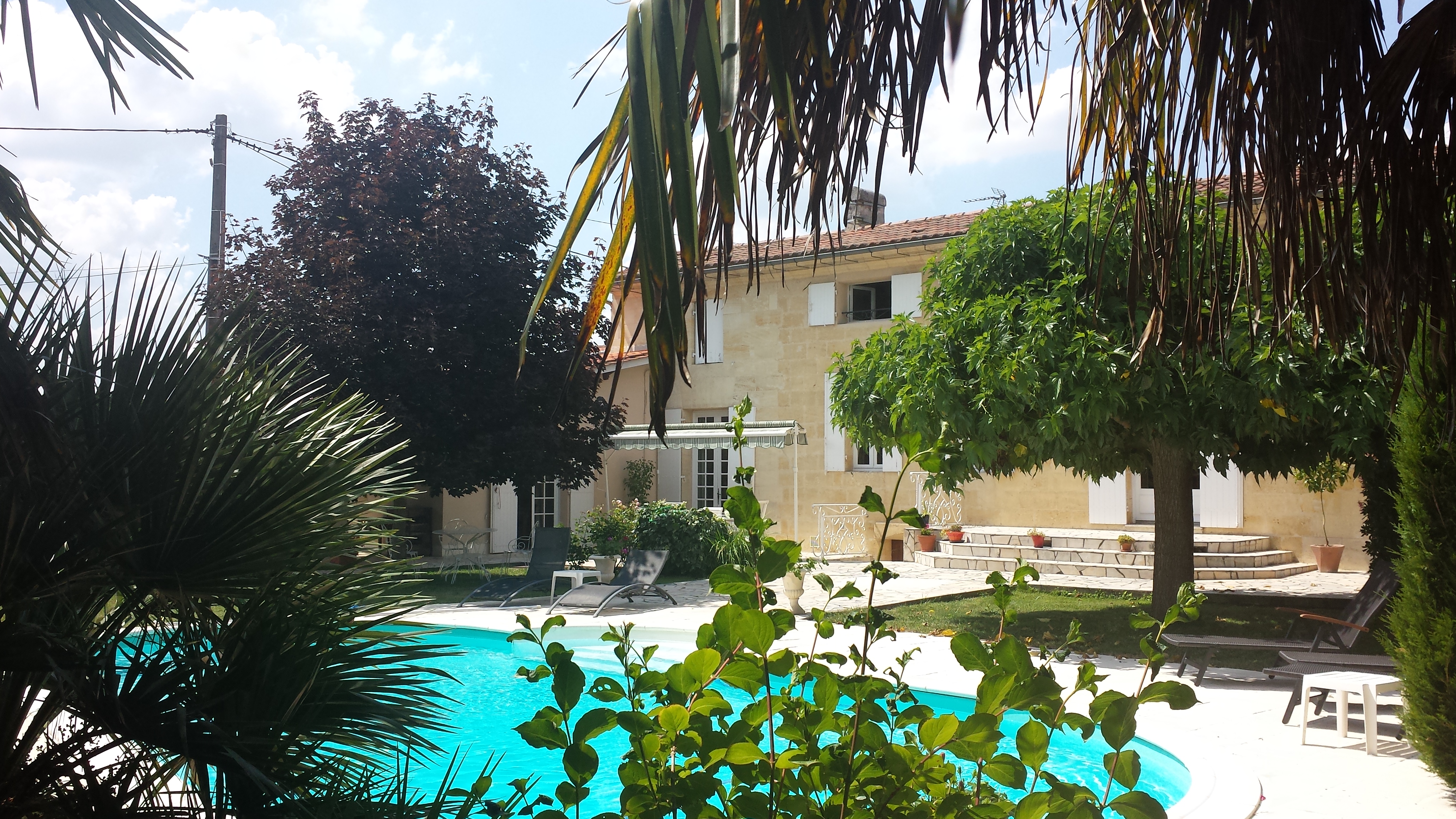 Les Abris de St-Sulpice-St-Emilion (La Suite!!!)