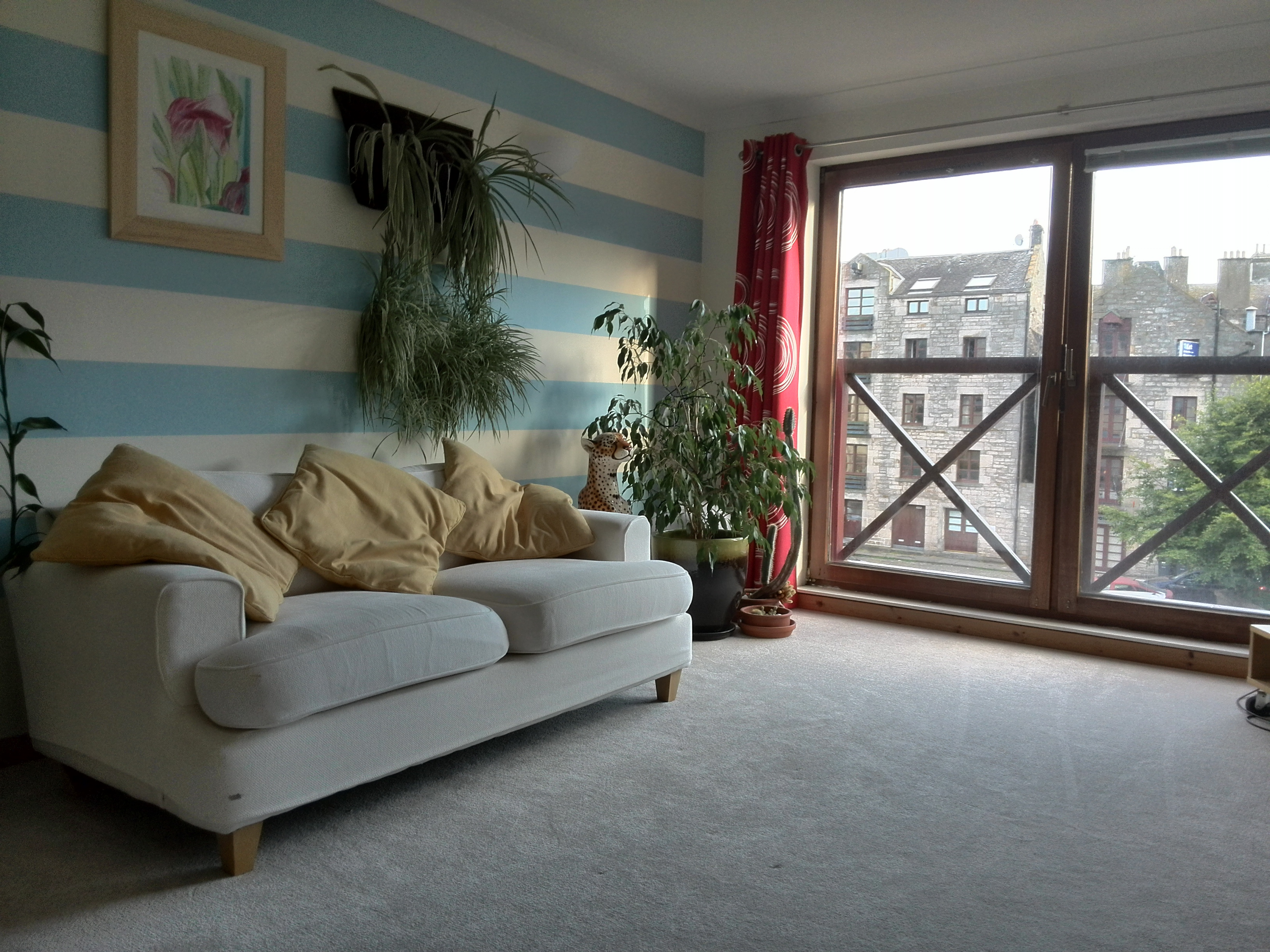 Sunny flat by the Shore in The Shore and Constitution Street, Edinburgh
