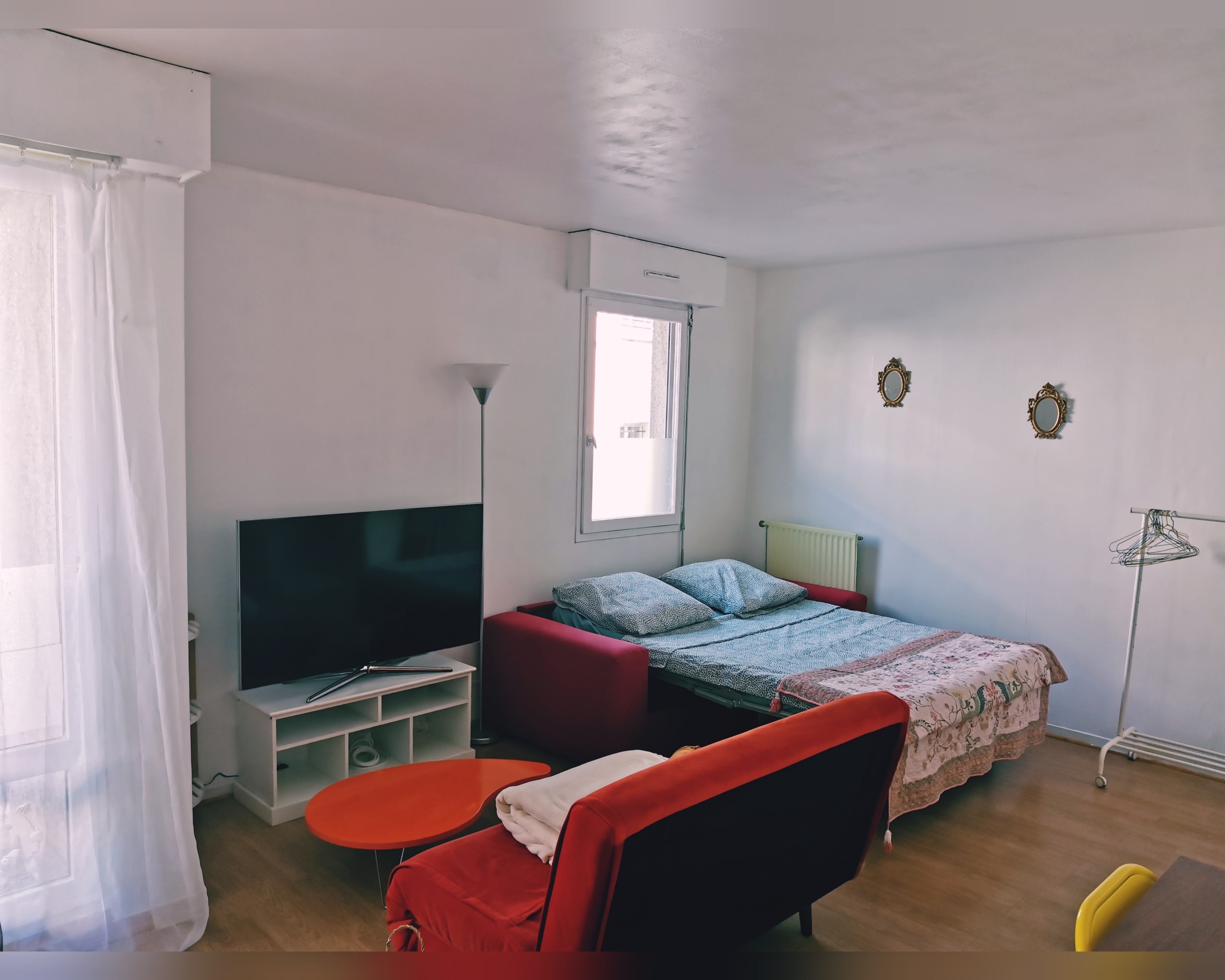 Warm and comfortable studio