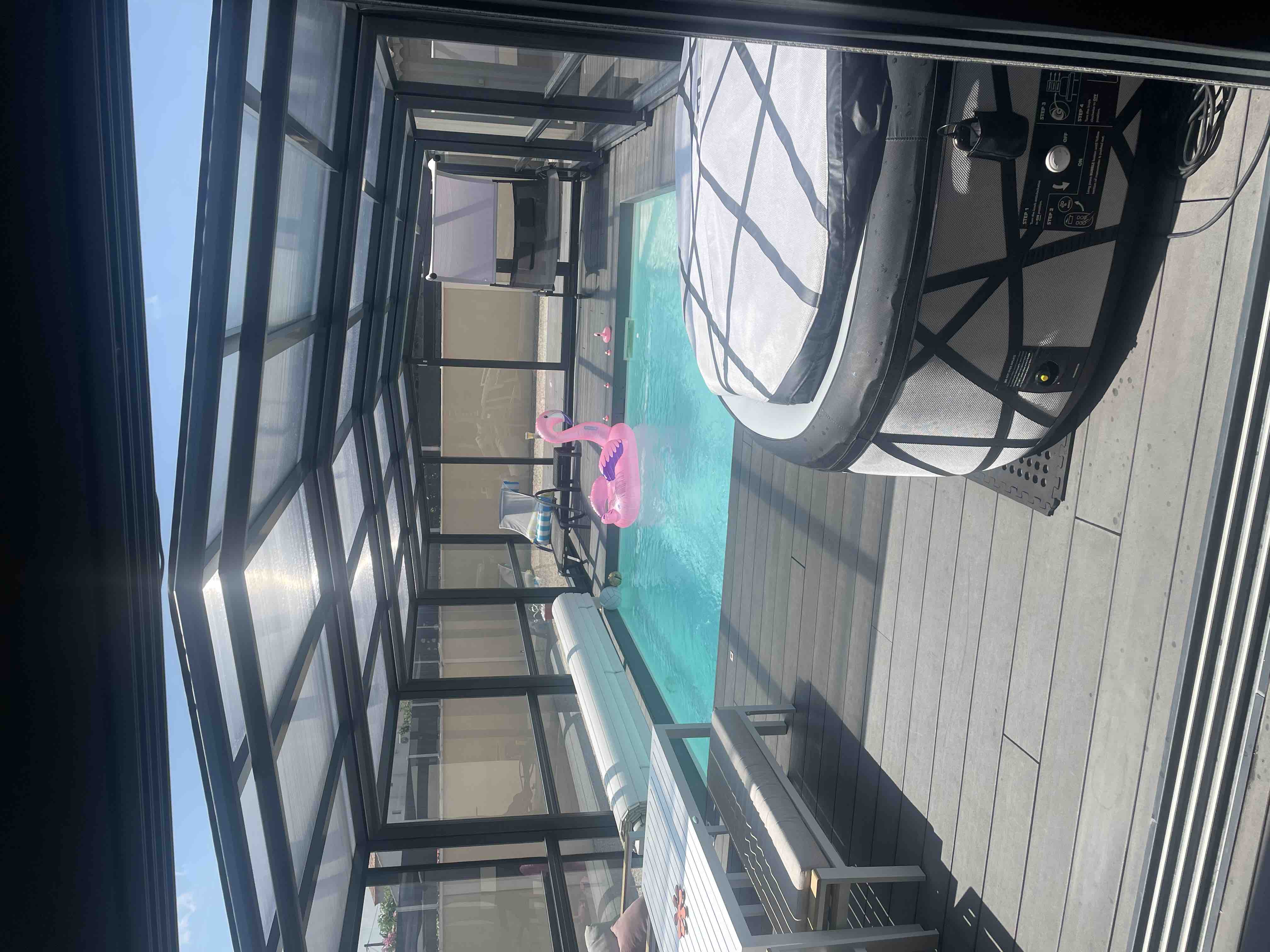 Vacation rental 
Pool spa sauna ….