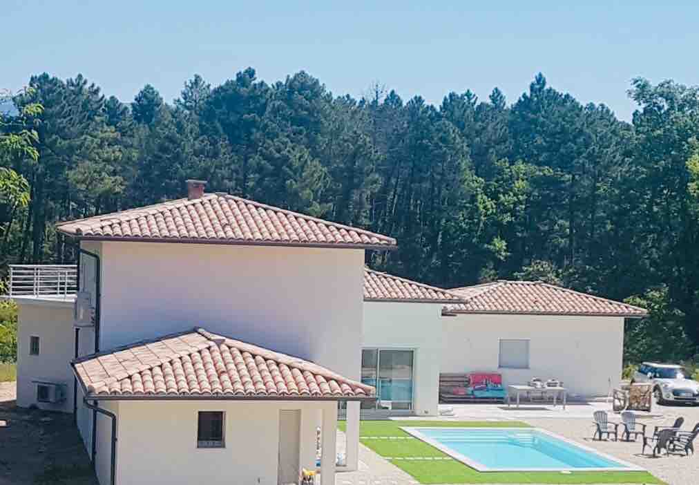 New 180 m2 villa, pool, 4 bedrooms, 3 BATHROOMS