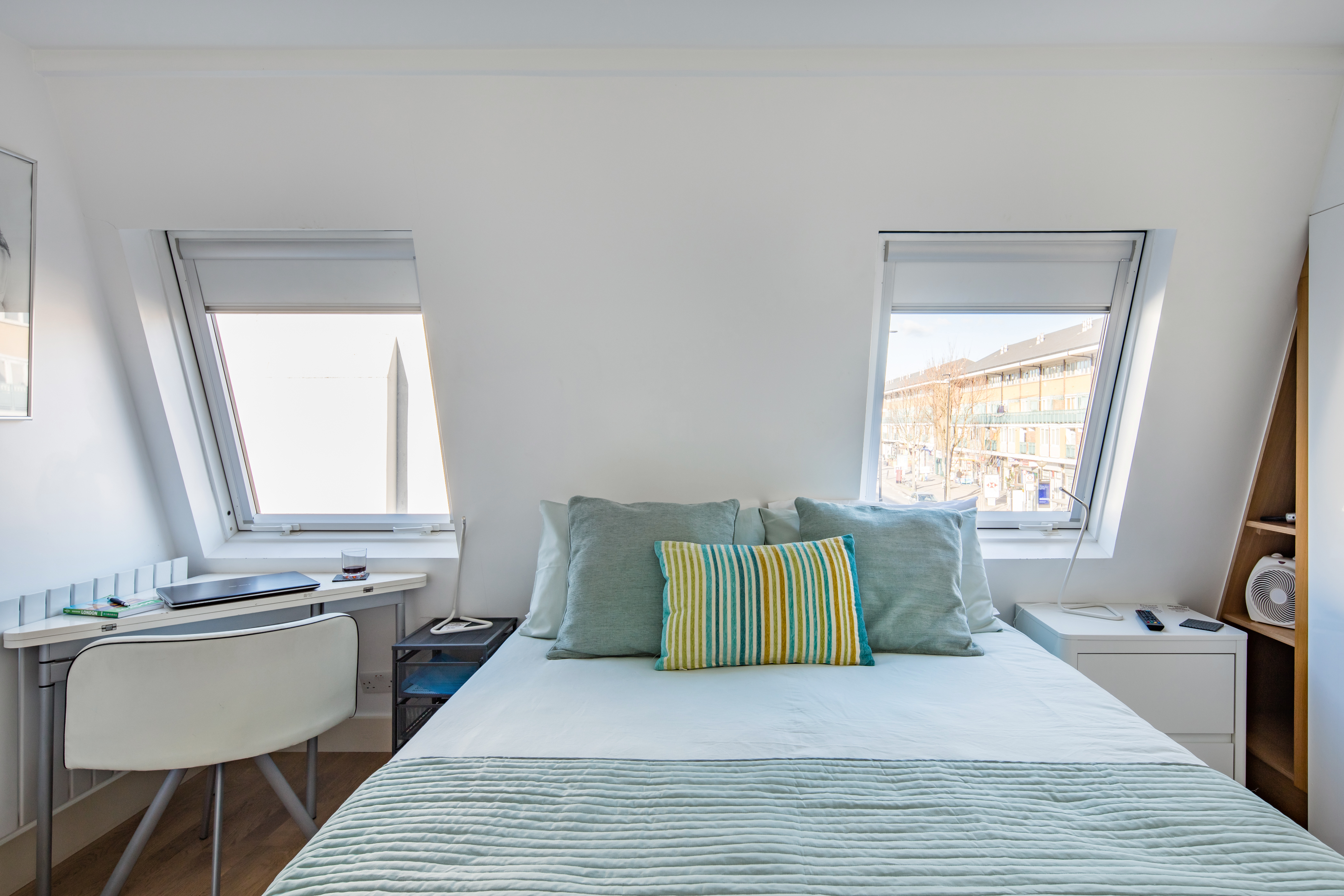 Central London Room, by Canal, Own Bathroom, Desk, Telly