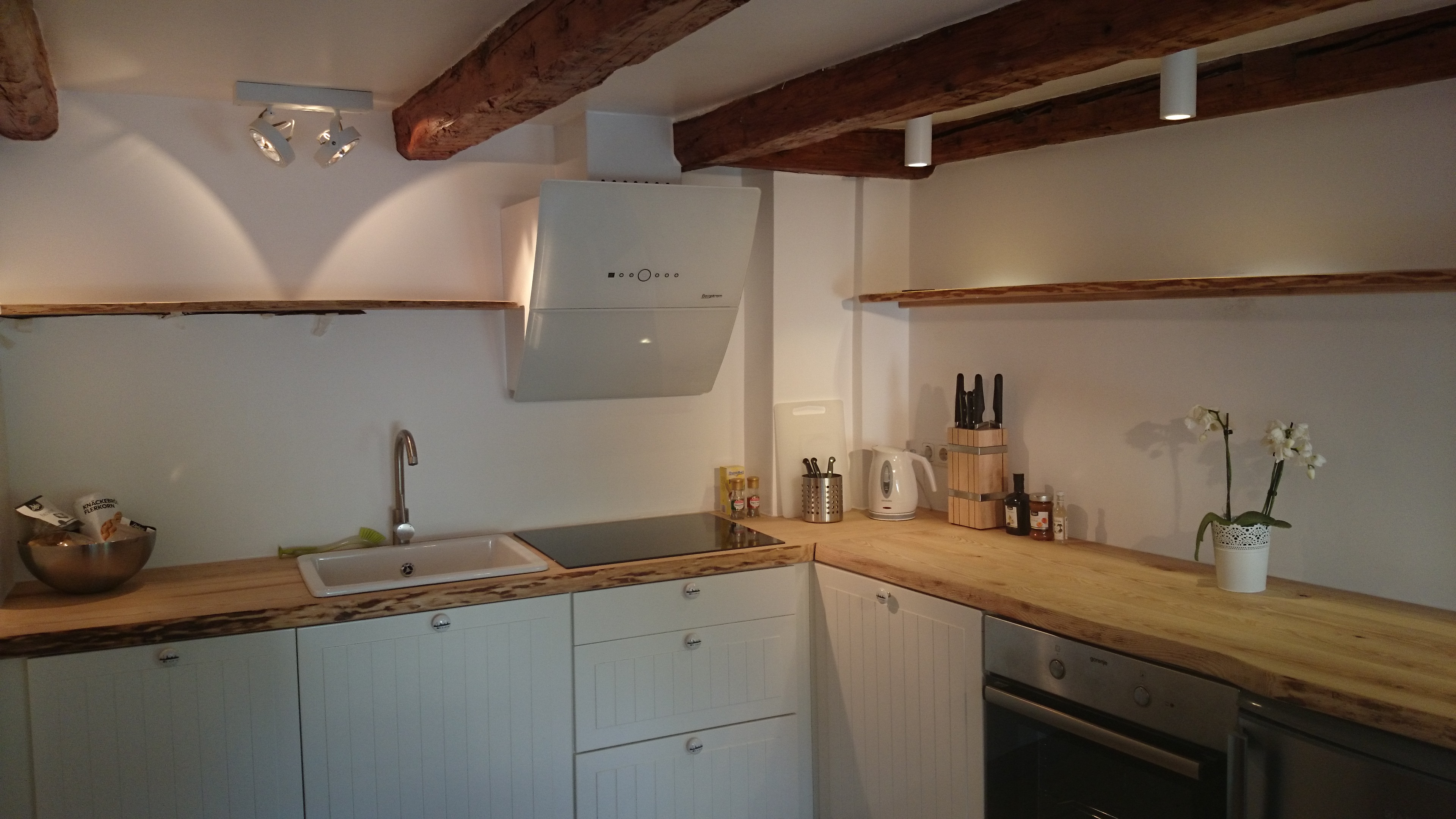 Schöne 2 Zimmer Wohnung in Thalkirchen-Obersendling-Forstenried-Fürstenried-Solln, Munich