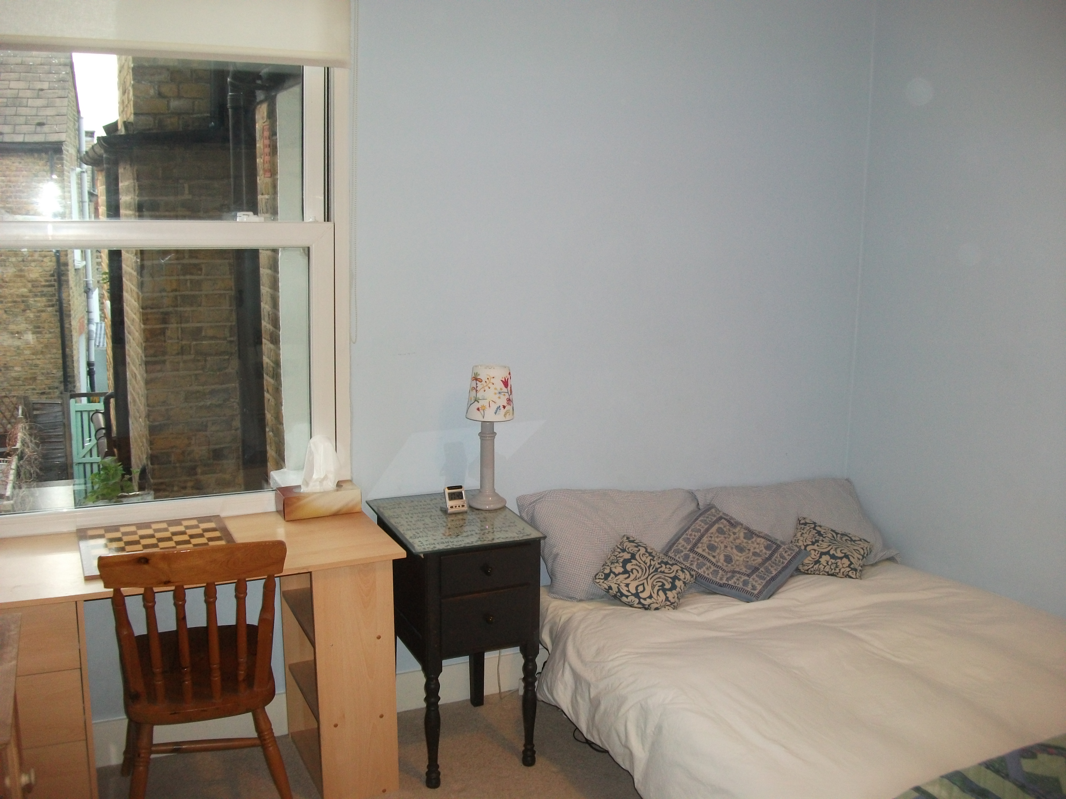 Beautiful Blue Room in Wandsworth, London