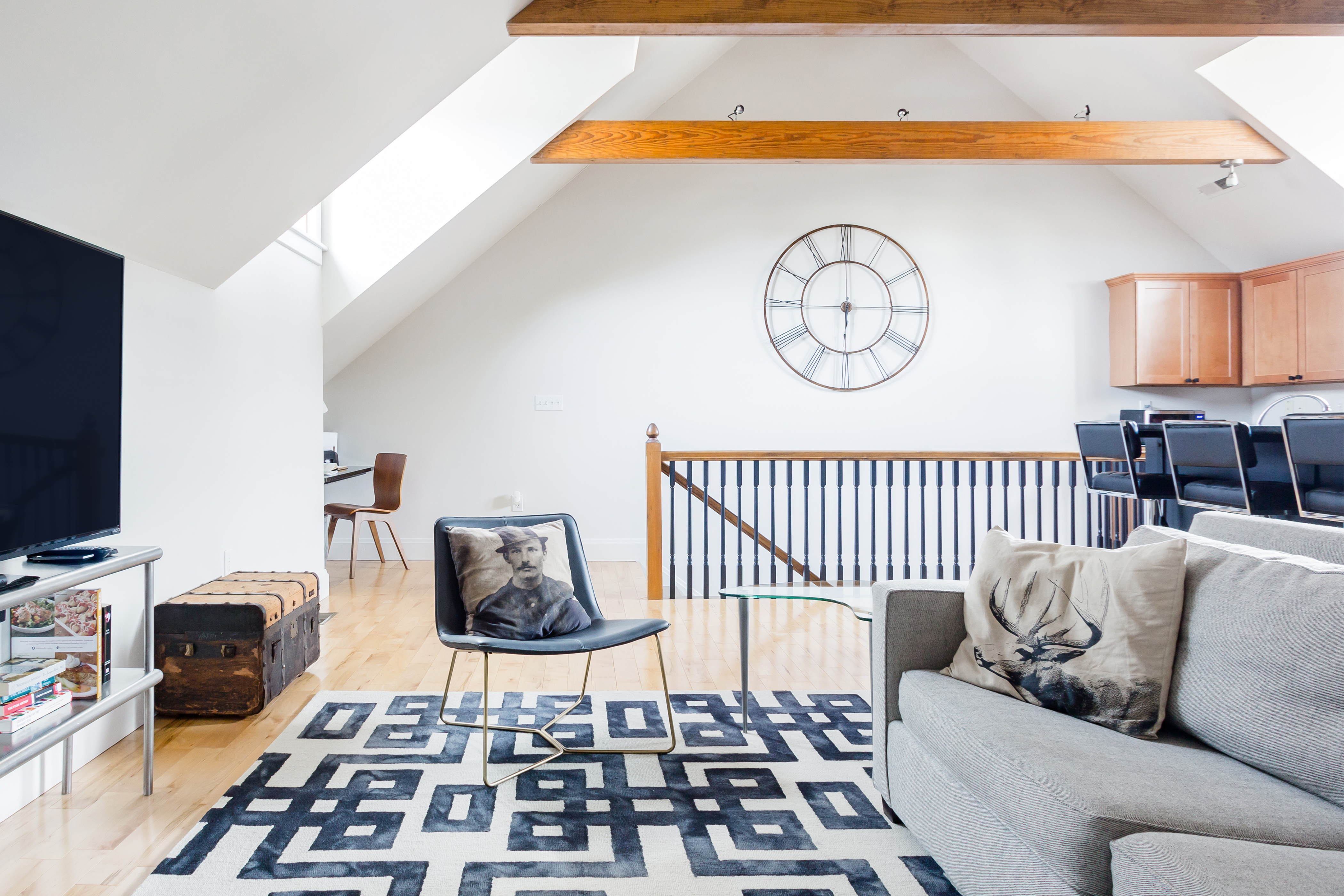 Eclectic Carriage House in a Vibrant Neighborhood in Near North/University, Columbus