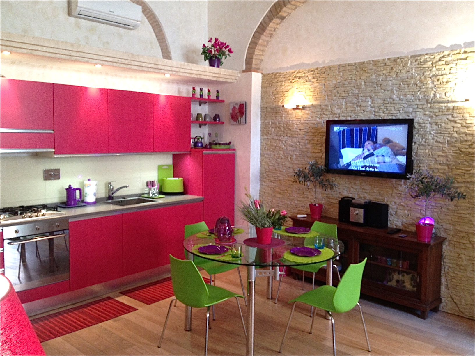 Trastevere color-suite in I Centro Storico, Rome