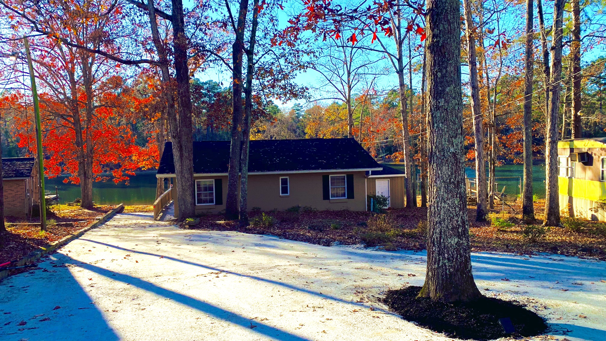 Sunset Gem private dock & boat ramp on Lake Murray Cottages for Rent
