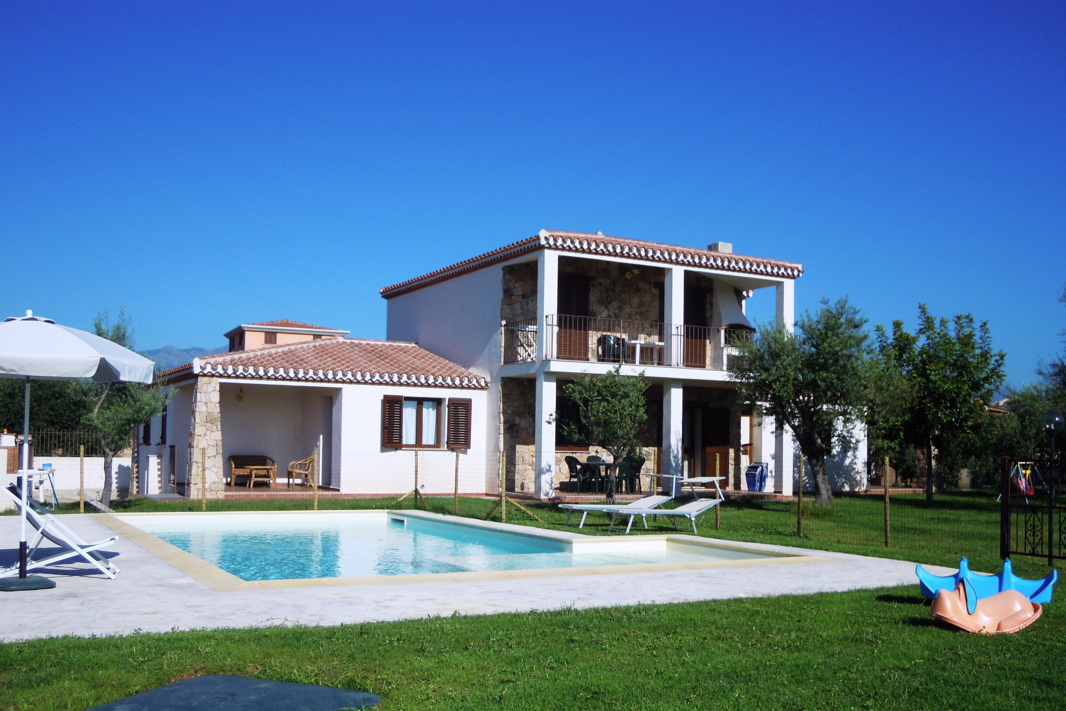 OLEANDRO Apartment in Villa with Pool Apartments for Rent in Lotzorai