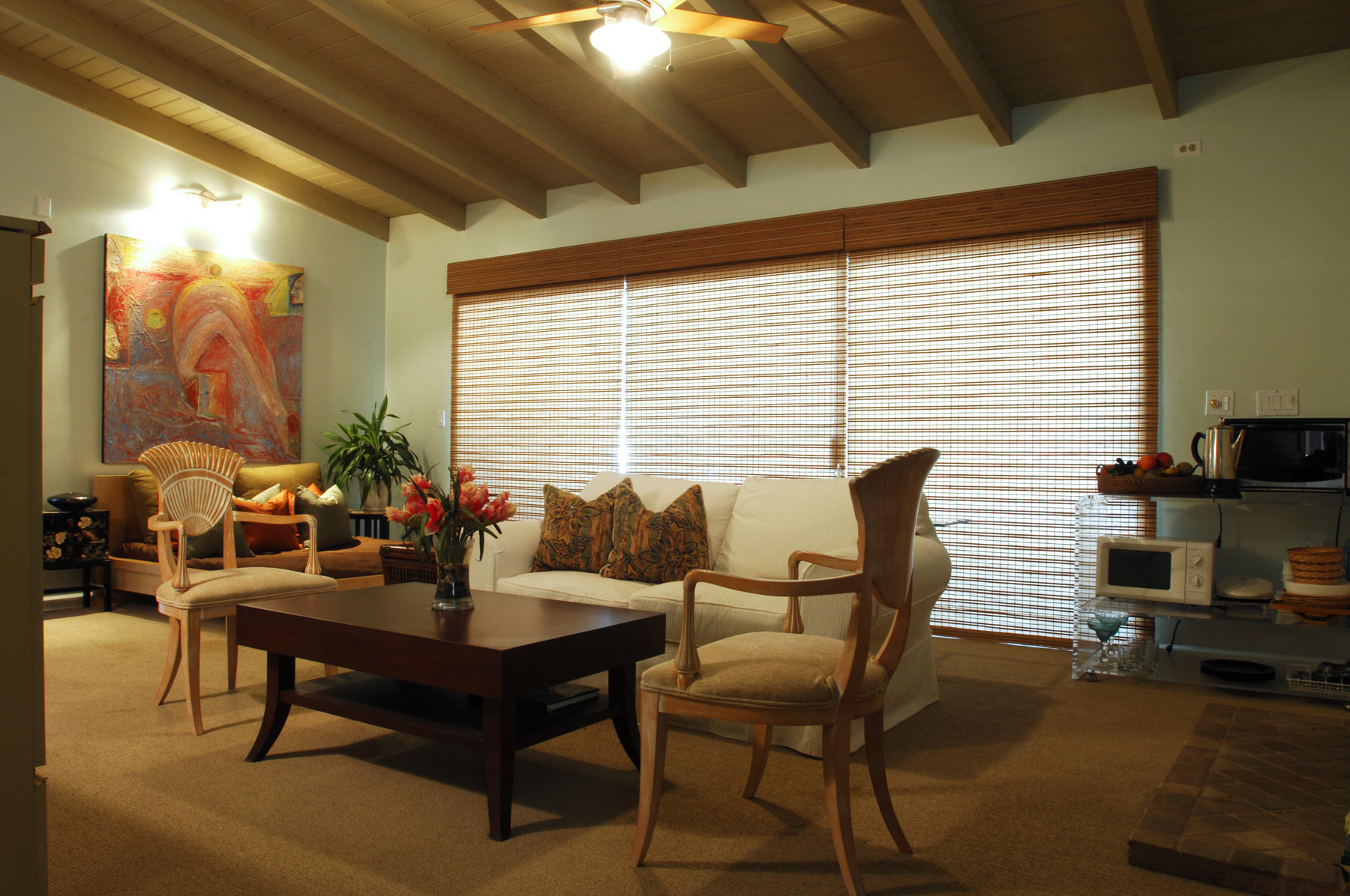 Poolside Serenity Studio in Woodland Hills, Los Angeles