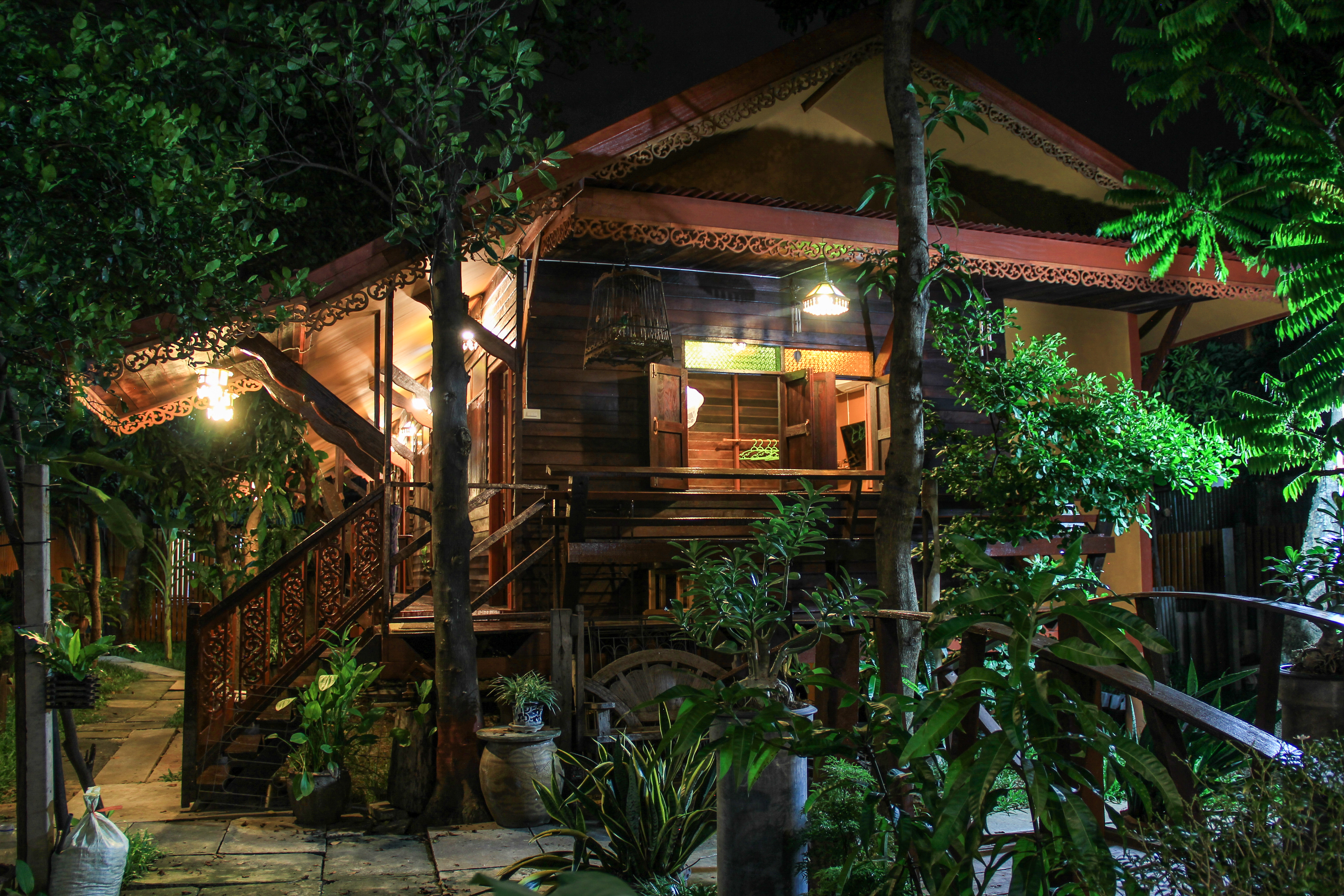 Fahsai Homestay Wooden Thai style with DIY Coffee