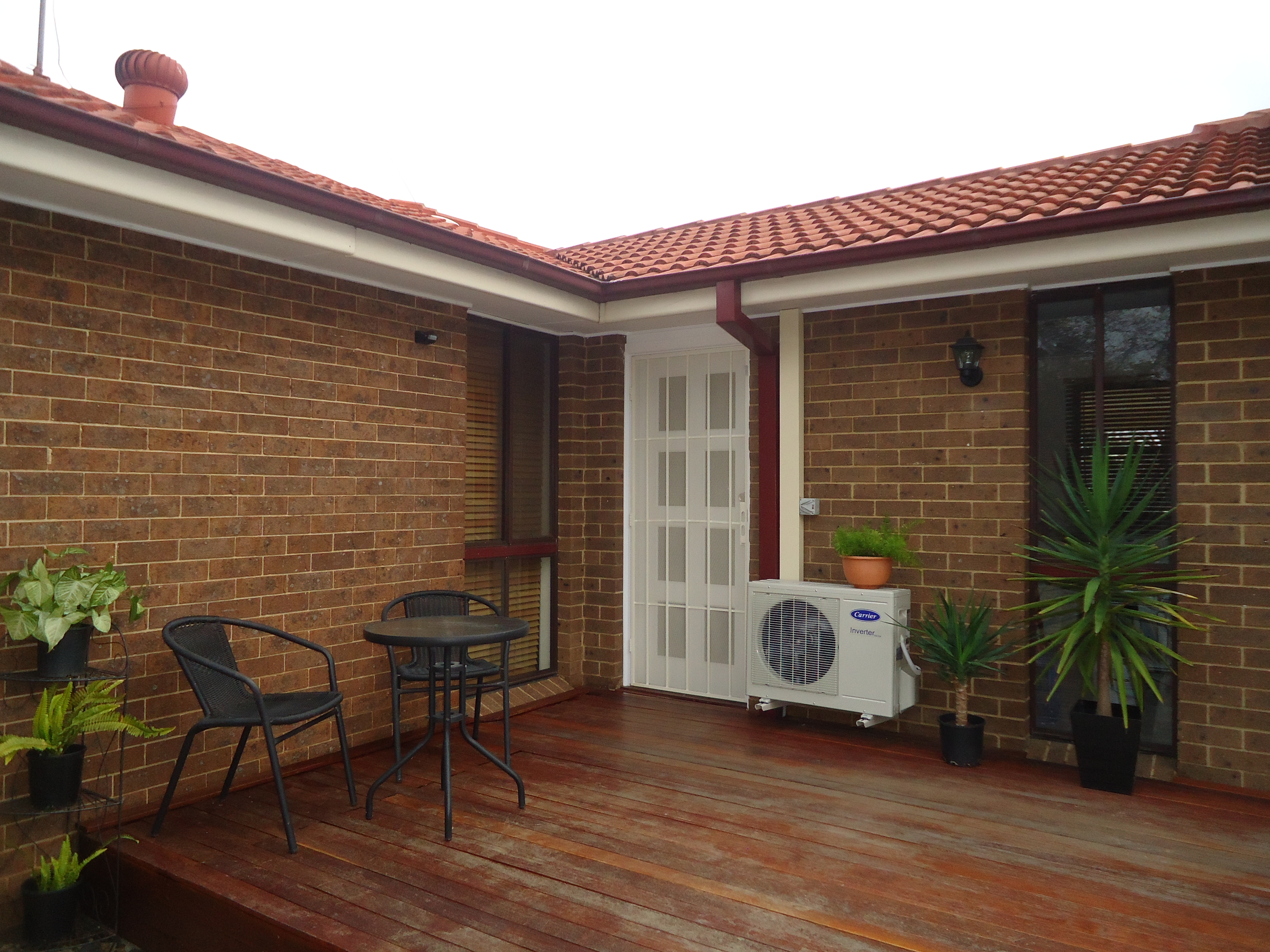 Sydney west-seperate lockable suite.
