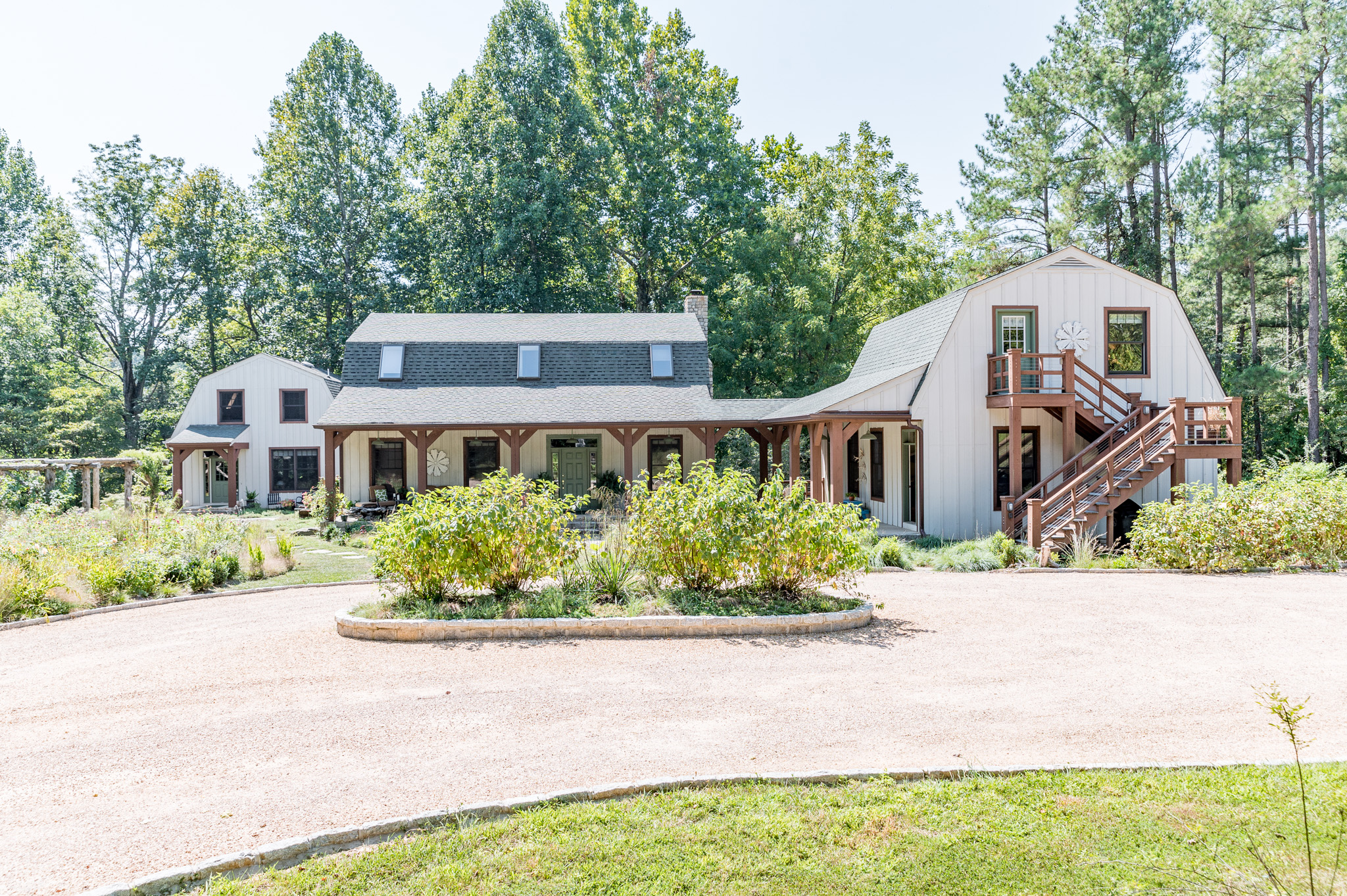 Flower Farm Stay Beautiful Main Farmhouse Houses for Rent in