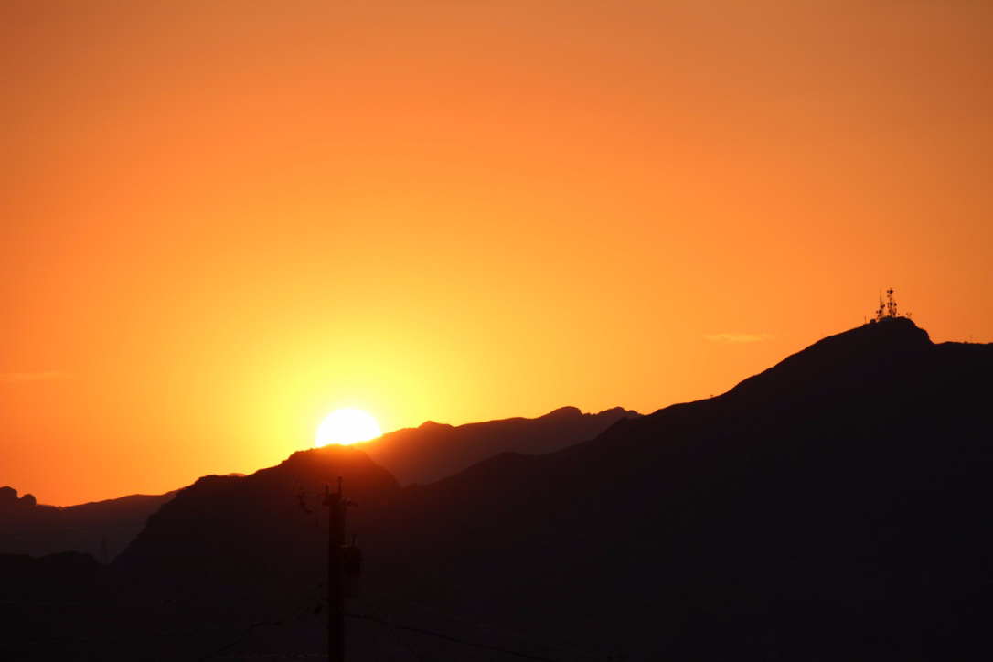 Stunning Sunsets and Scenic Desert Mountains