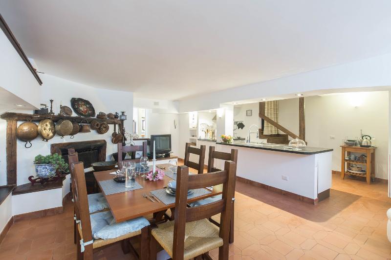 Lovely apartment in villa between sea&Coliseum