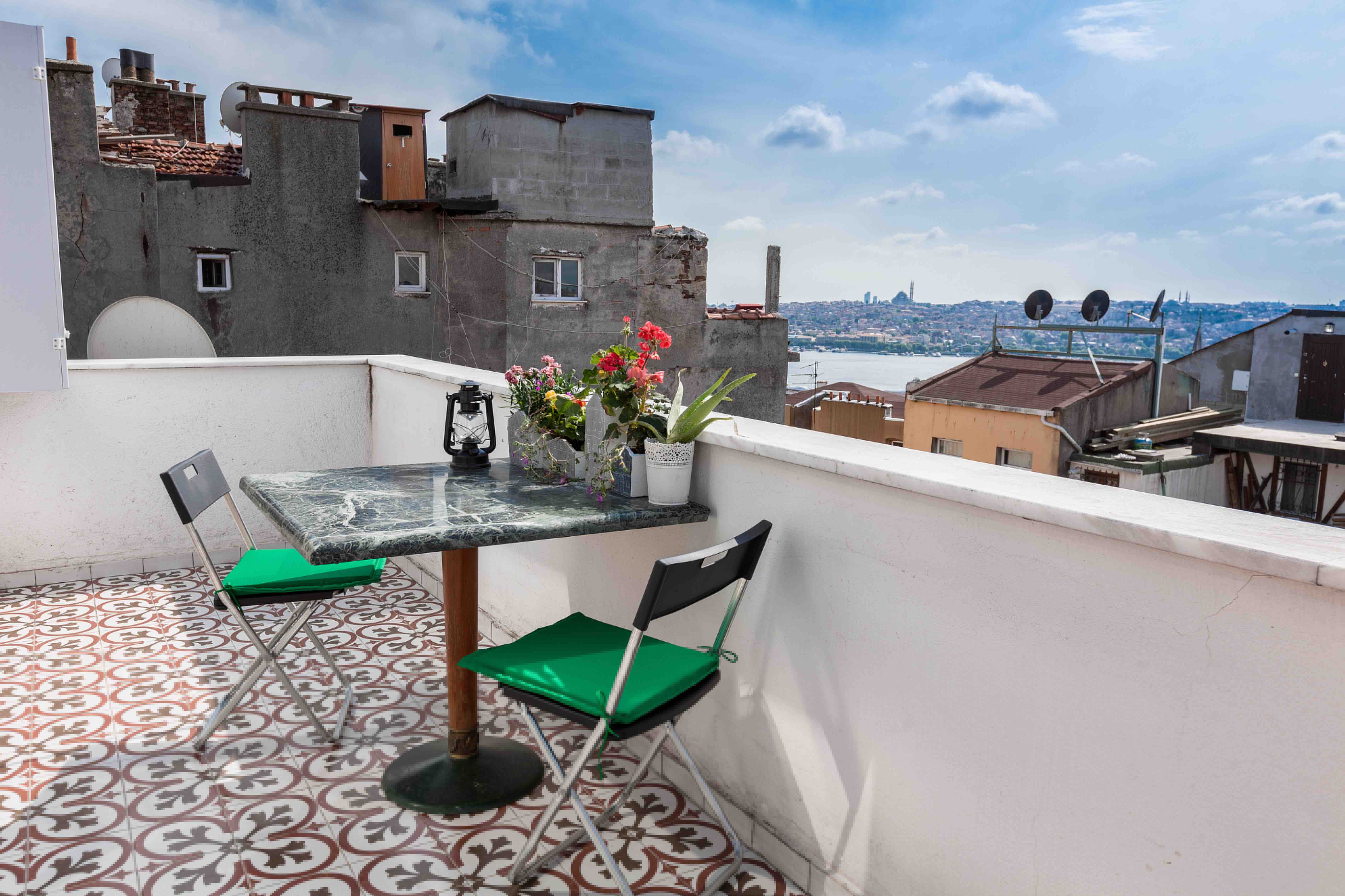 Sea View Studio Flat in Taksim