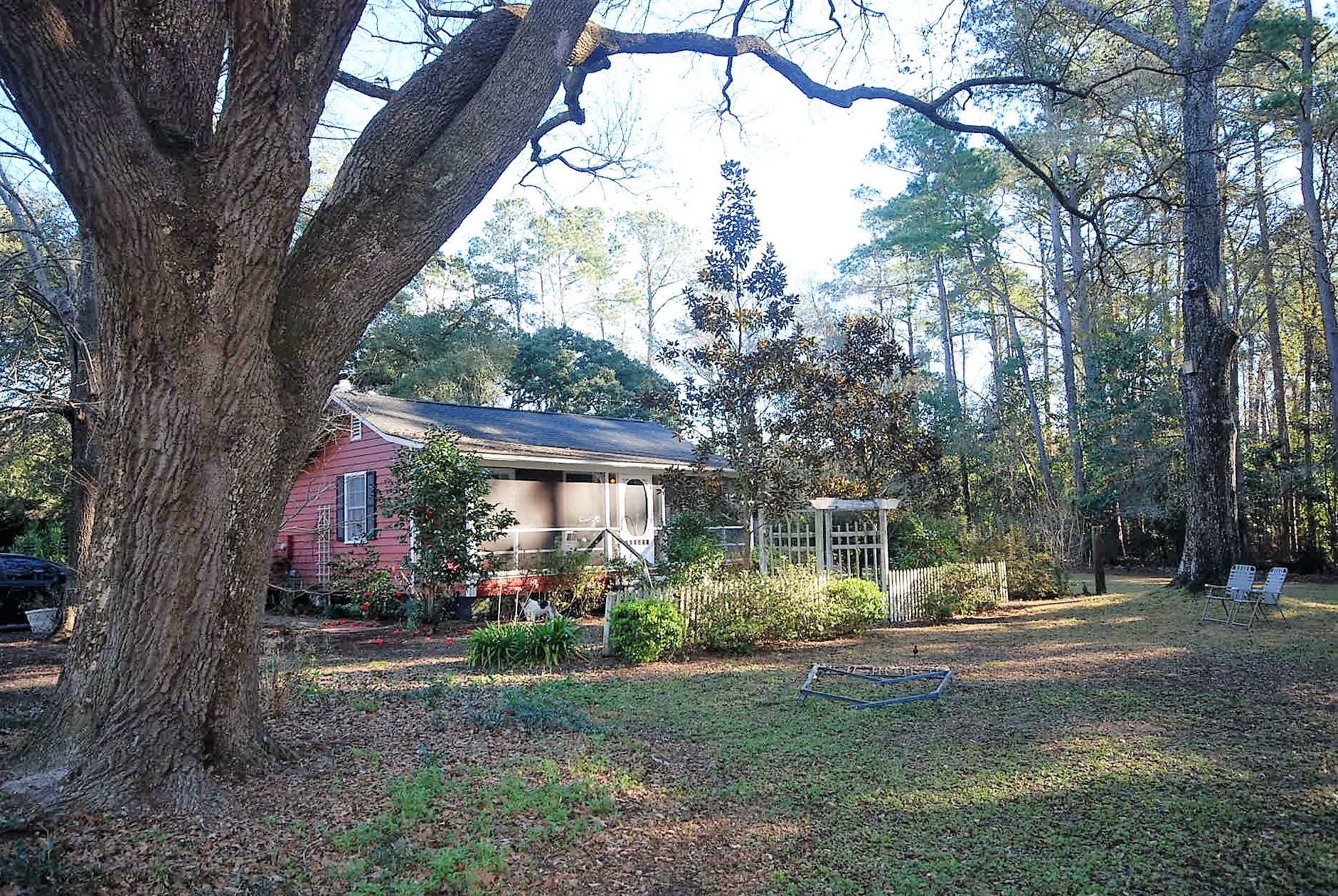 Cottage in the Oaks Cottages for Rent in Summerville, South Carolina