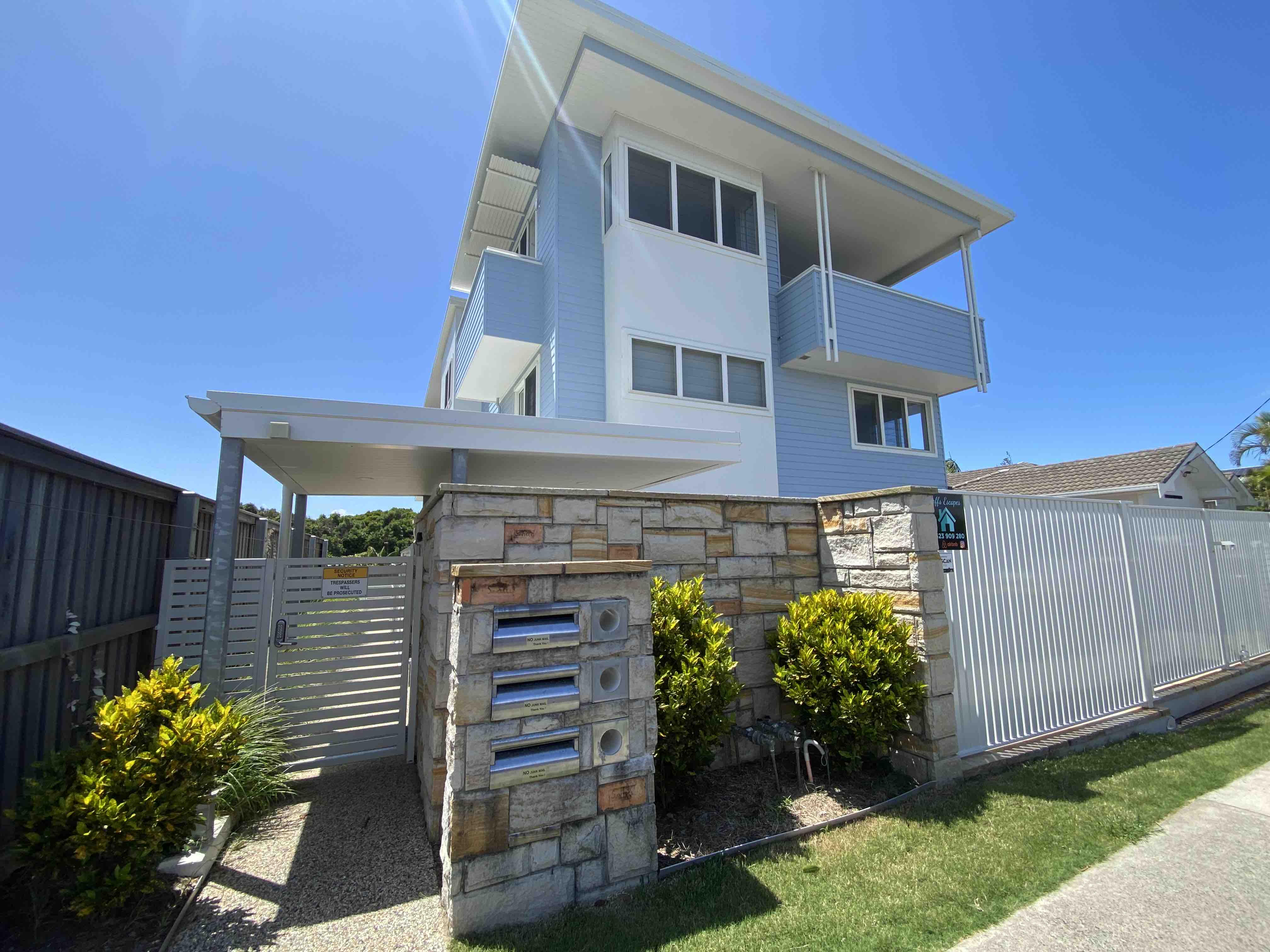 Boronia Beach House Three - Ocean Views - Pool