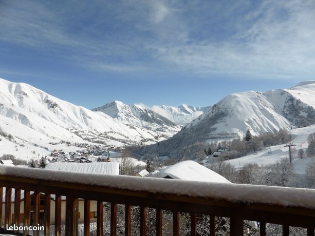 F5 St Sorlin d 'Arves, foot of the slopes with a view