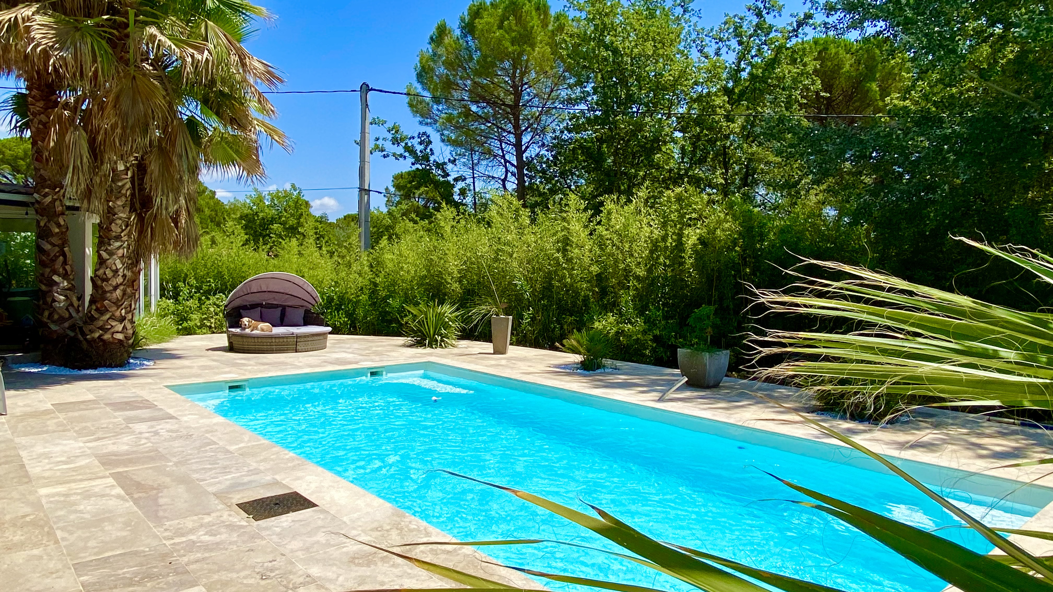 Independent studio in pool villa and Jaccuzi
