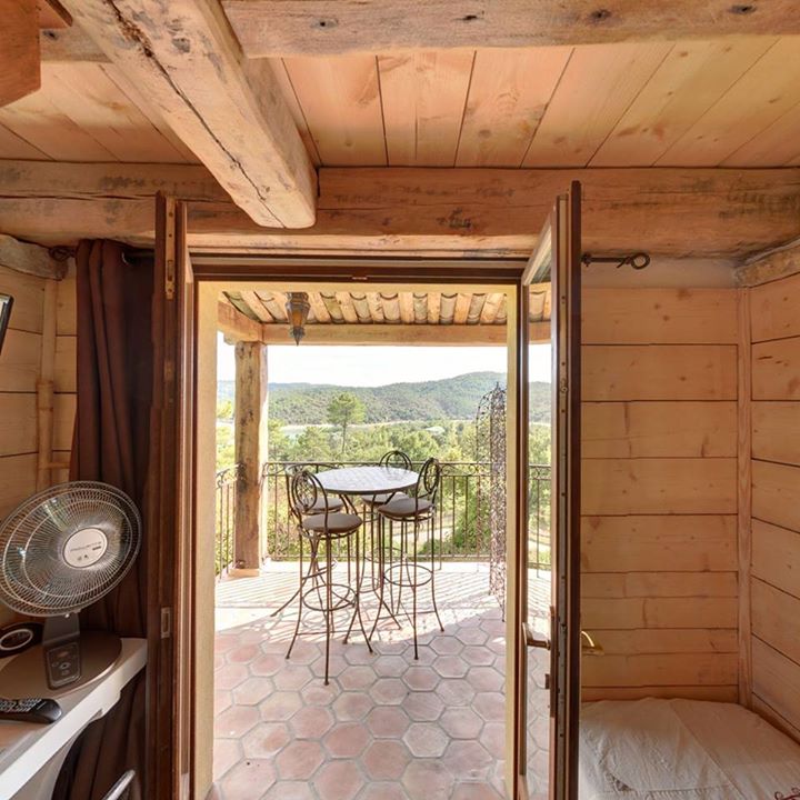 Family room at the cottages of the lake.