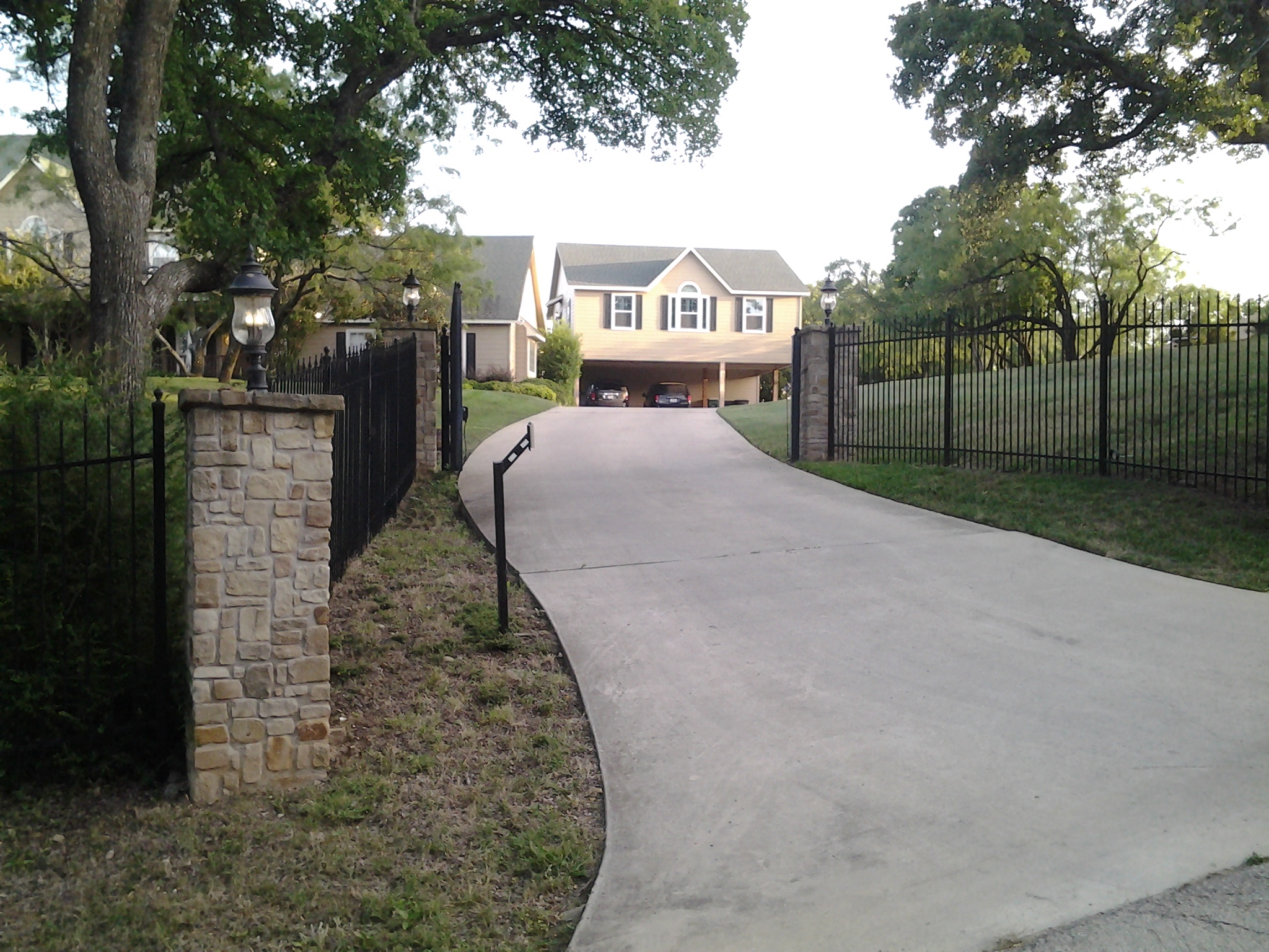 Cozy 2 BD with parking included in District 5, Fort Worth
