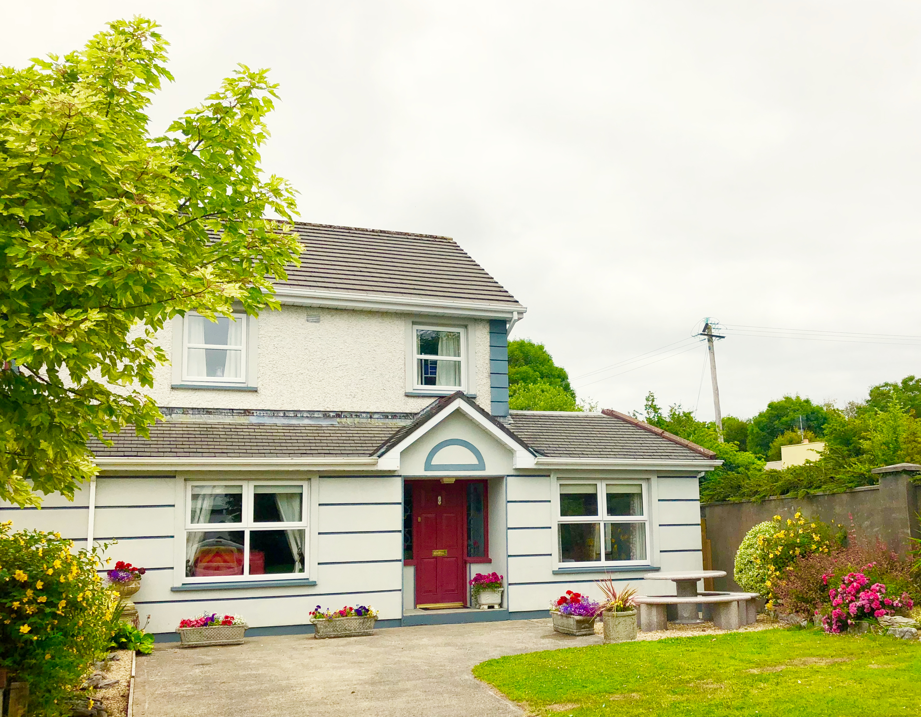 Iarnrd ireann, Altamont Street, Westport, Co. Type in your station: If the booking office is closed on date of travel, please purchase tickets from the By using the Iarnrd ireann - IrishRail website, you consent to the use of cookies in Westport, Co. Mayo - Irish Rail