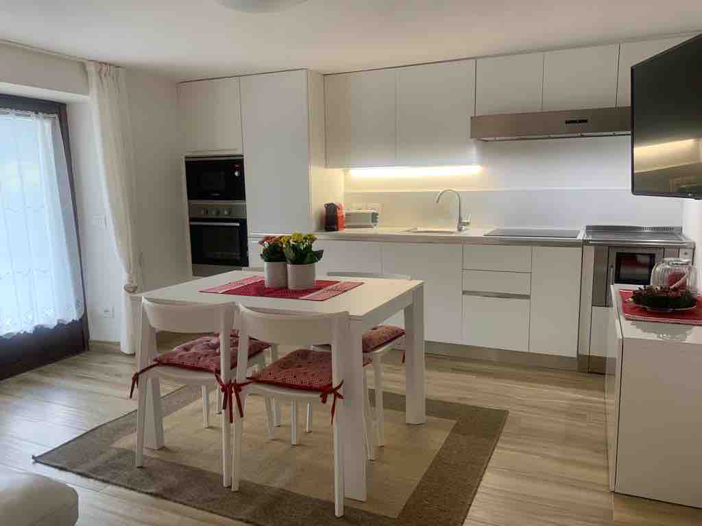 Pinzolo, cute apartment, downtown