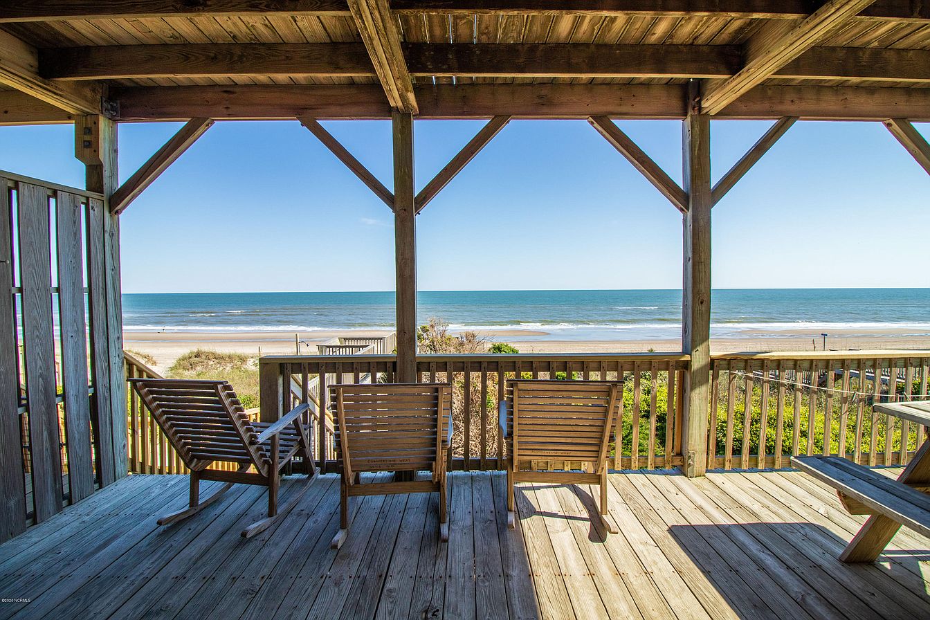 Sunny Oceanfront Family Beach House Houses for Rent in Emerald Isle