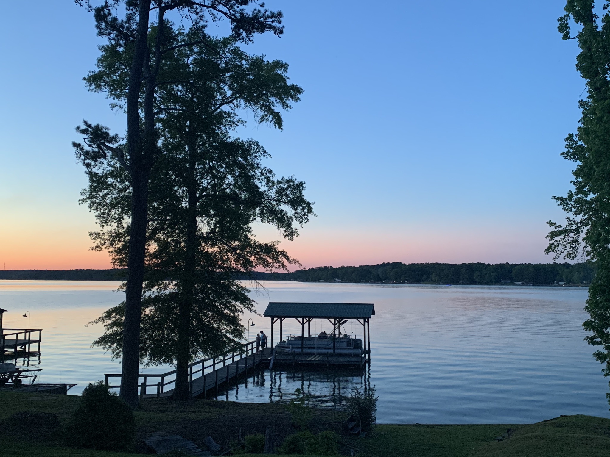 Come to the lake to relax! Houses for Rent in Six, South Carolina, United States